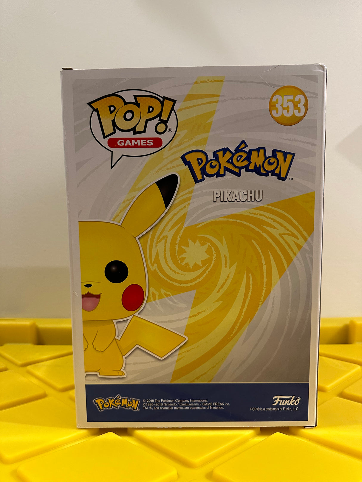 Funko POP! 10" Pikachu
