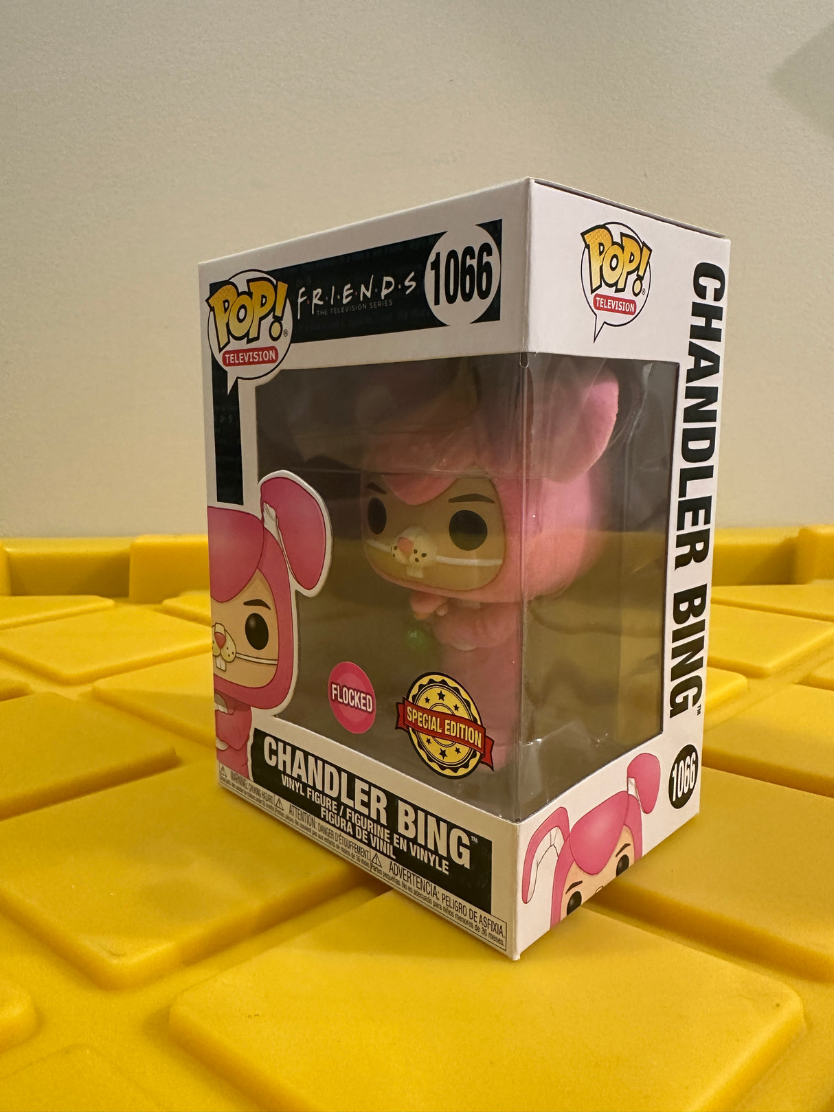 Funko POP! Chandler Bing (Flocked) - Limited Edition Special Edition Exclusive