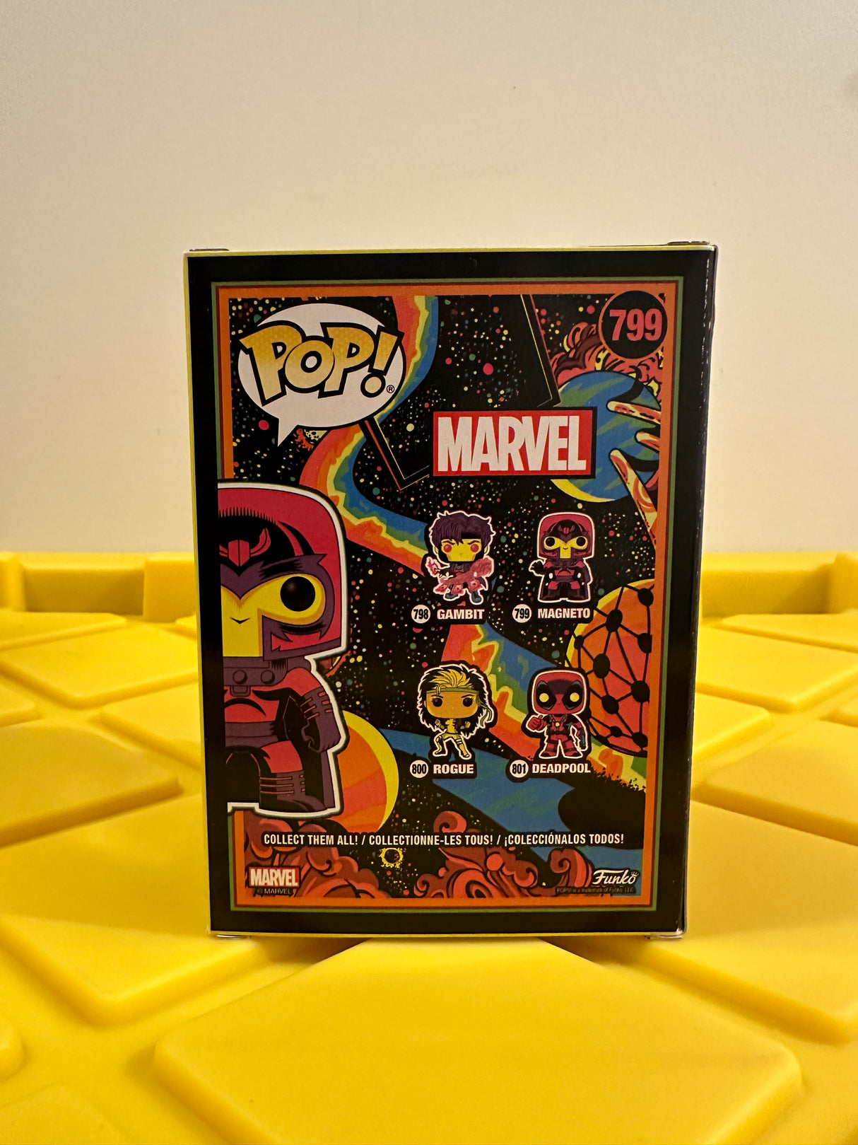 Funko POP! Magneto (Black Light) - Limited Edition Special Edition Exclusive