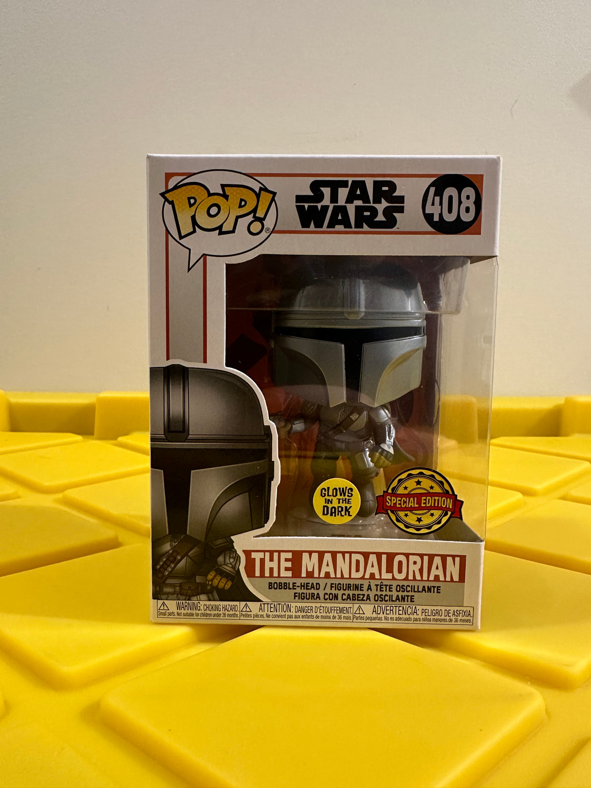 Funko POP! The Mandalorian (Glow) - Limited Edition Special Edition Exclusive