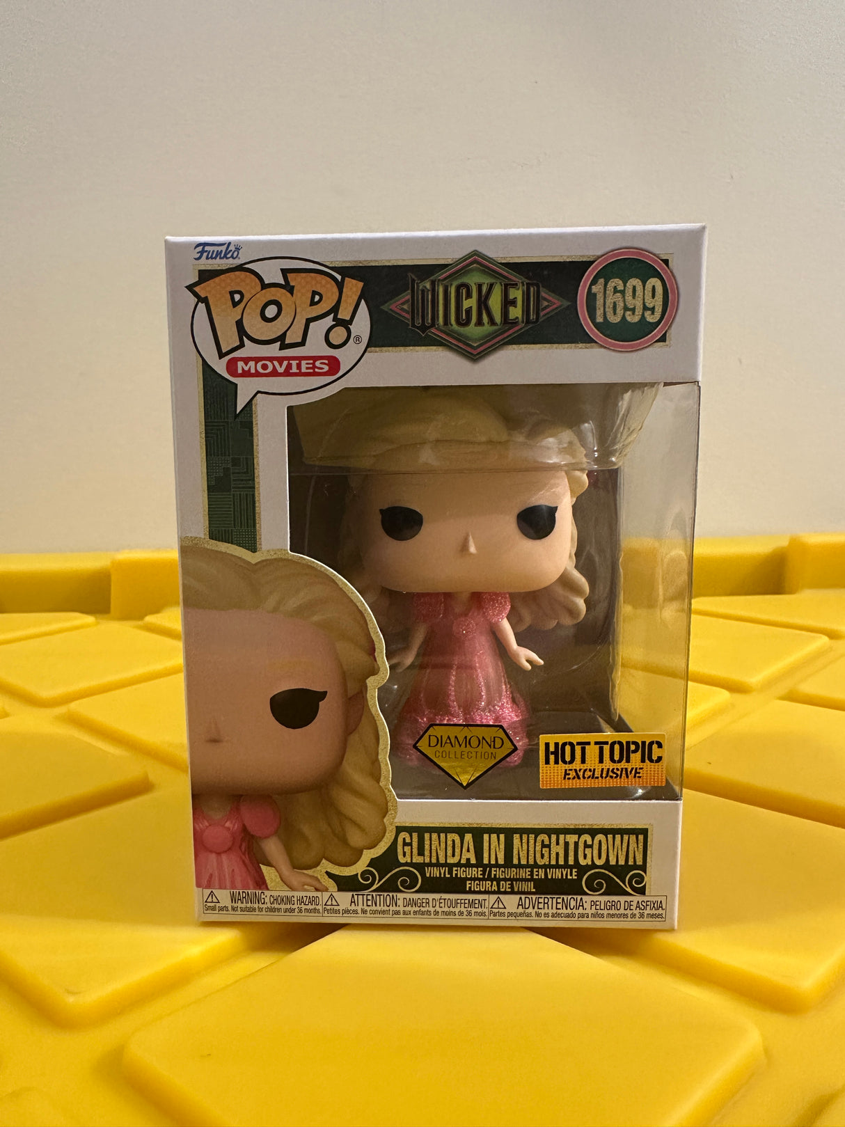 Glinda In Nightgown (Diamond) - Limited Edition Hot Topic Exclusive