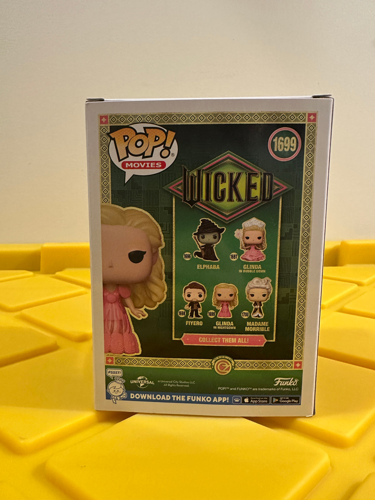 Glinda In Nightgown (Diamond) - Limited Edition Hot Topic Exclusive