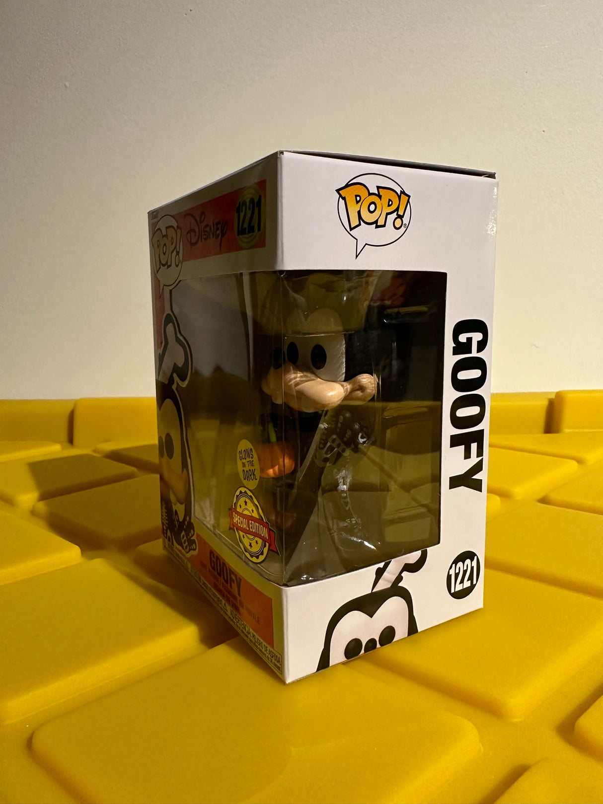 Funko POP! Goofy (Glow) - Limited Edition Special Edition Exclusive