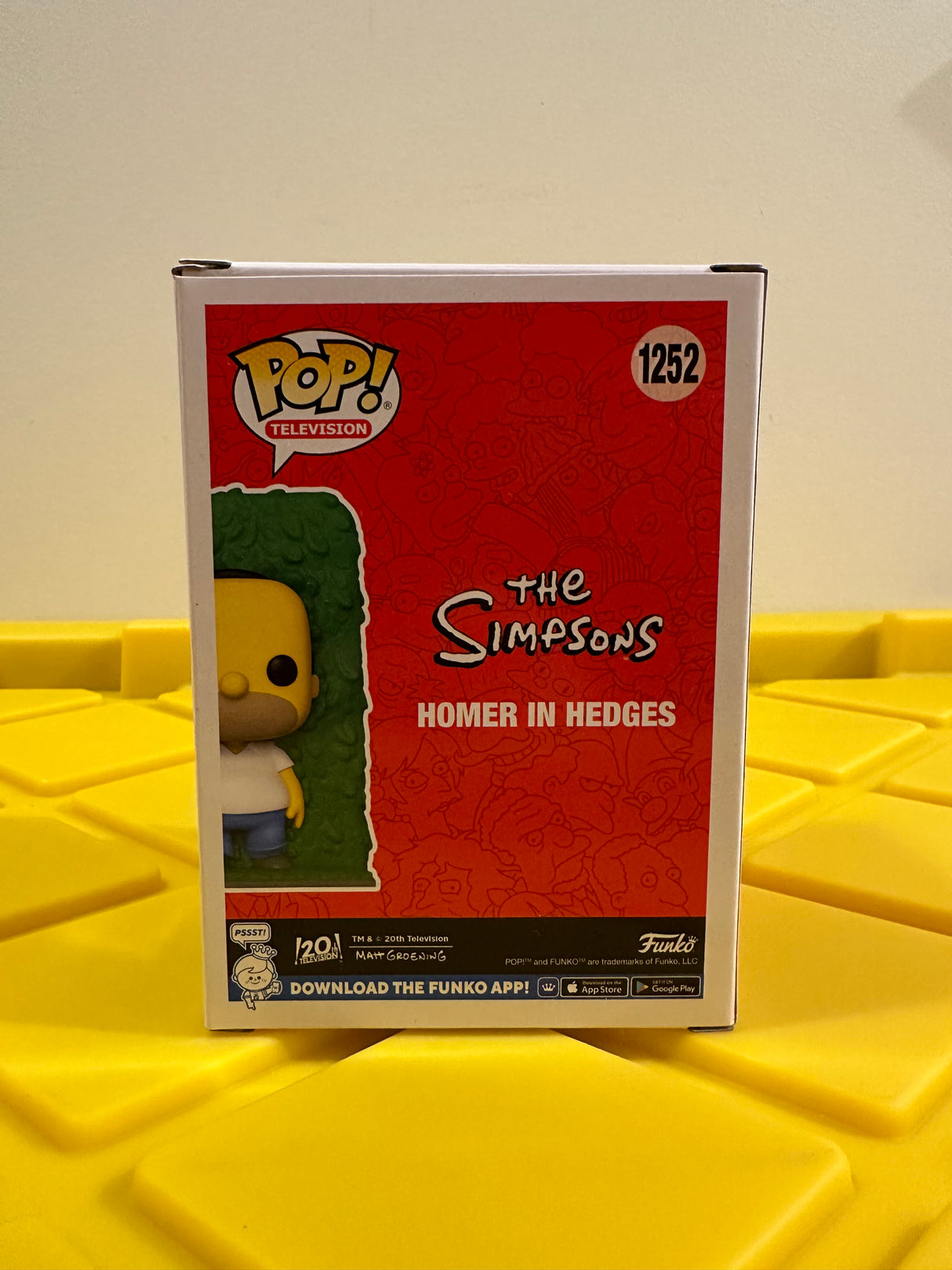 Homer In Hedges - Limited Edition Entertainment Earth Exclusive