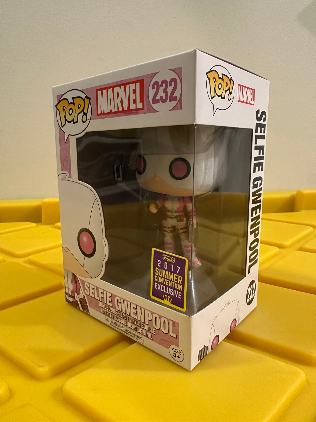 Funko POP! Selfie Gwenpool - Limited Edition 2017 SDCC Exclusive