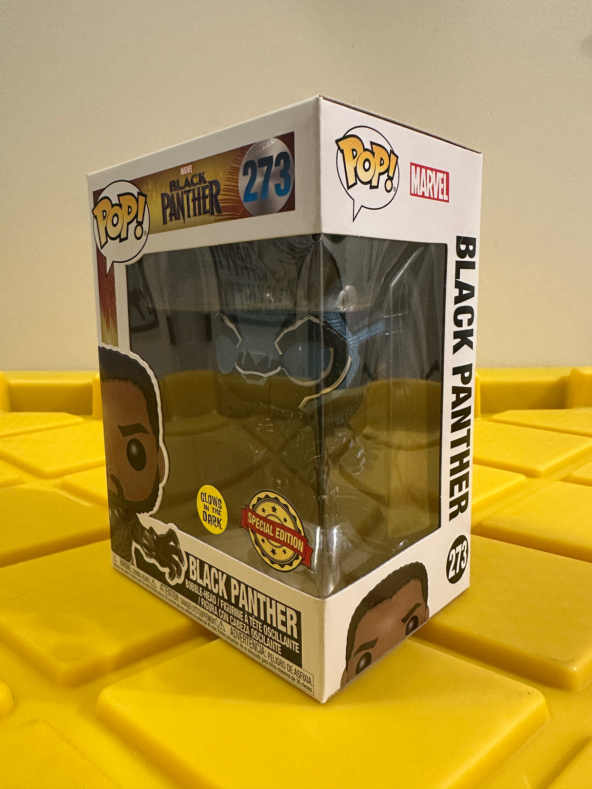 Funko POP! Black Panther (Glow) - Limited Edition Special Edition Exclusive