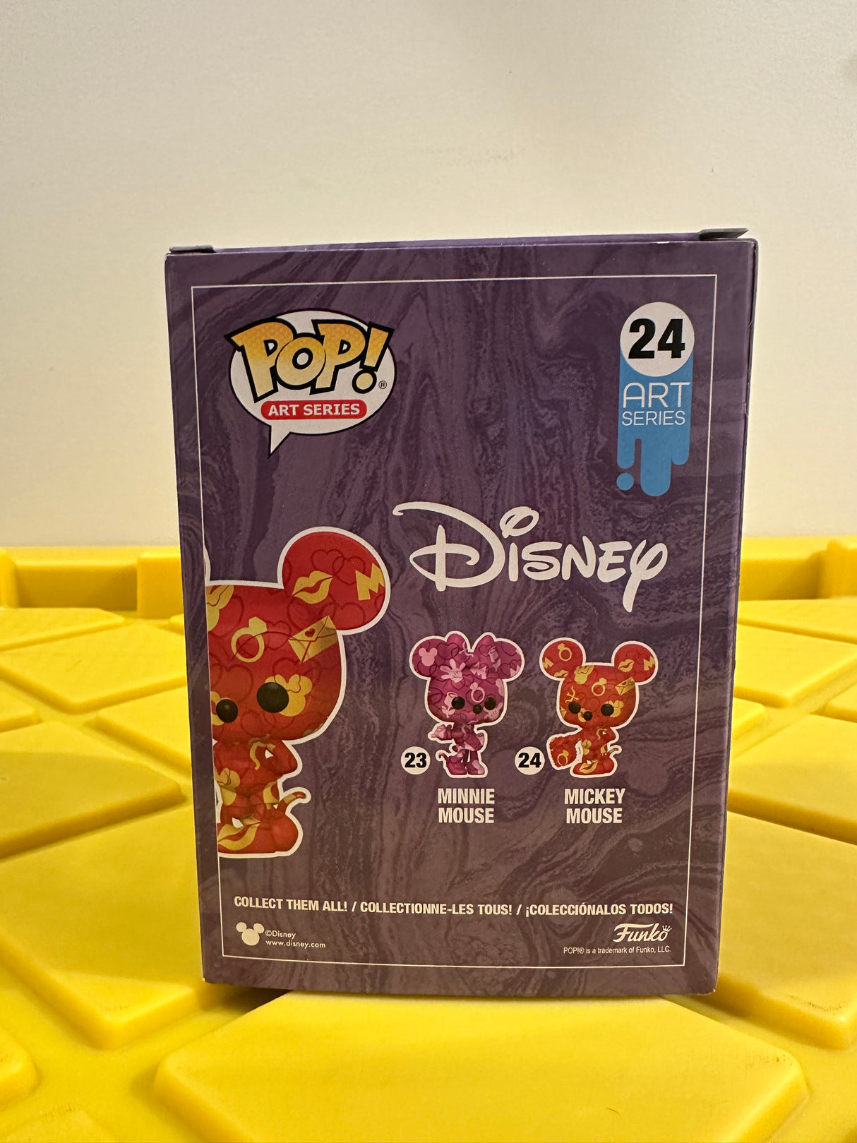 Funko POP! Mickey Mouse (Art Series) - Limited Edition Amazon Exclusive