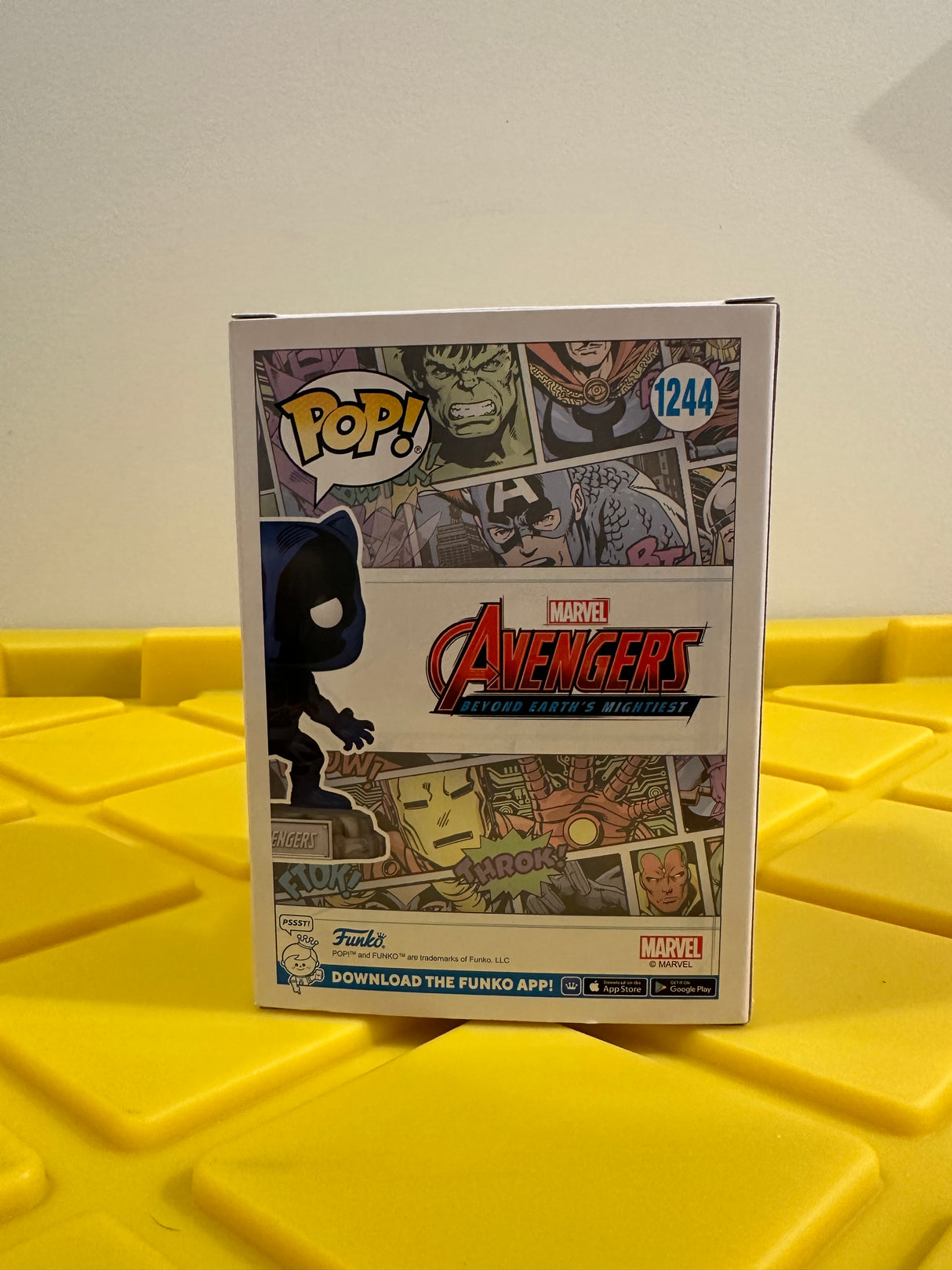Black Panther (With Pin) - Limited Edition Amazon Exclusive