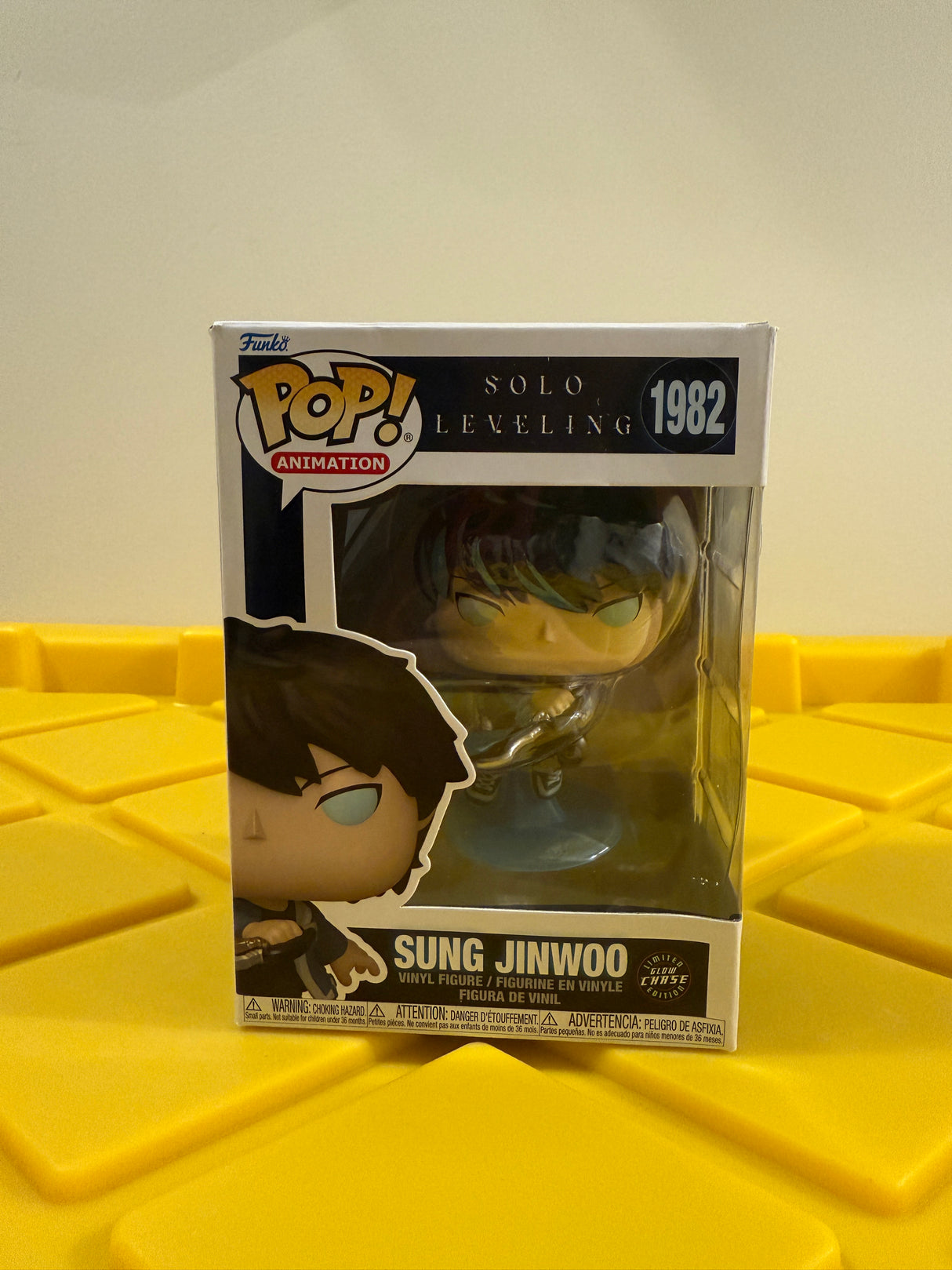 Funko POP! Sung Jinwoo (Glow) - Limited Edition Chase