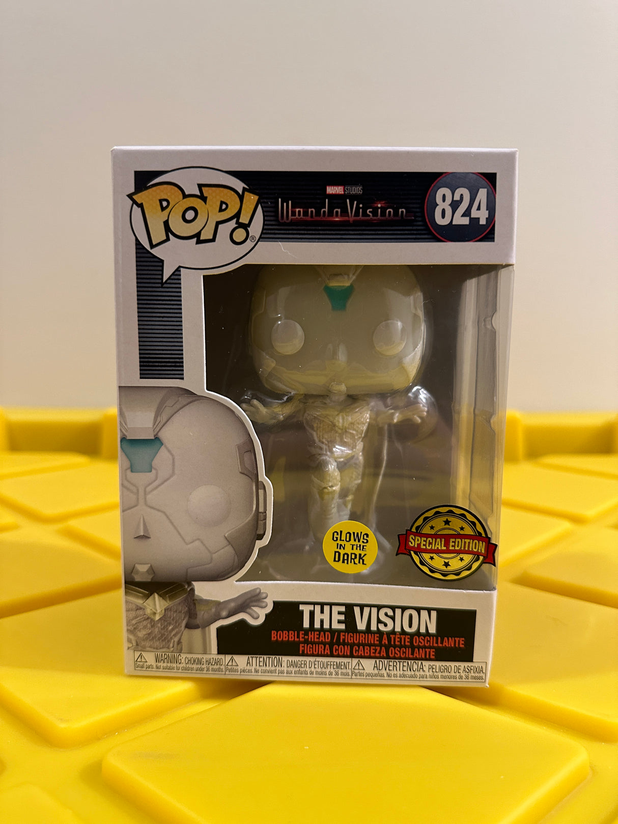 Funko POP! The Vision (Glow) - Limited Edition Special Edition Exclusive