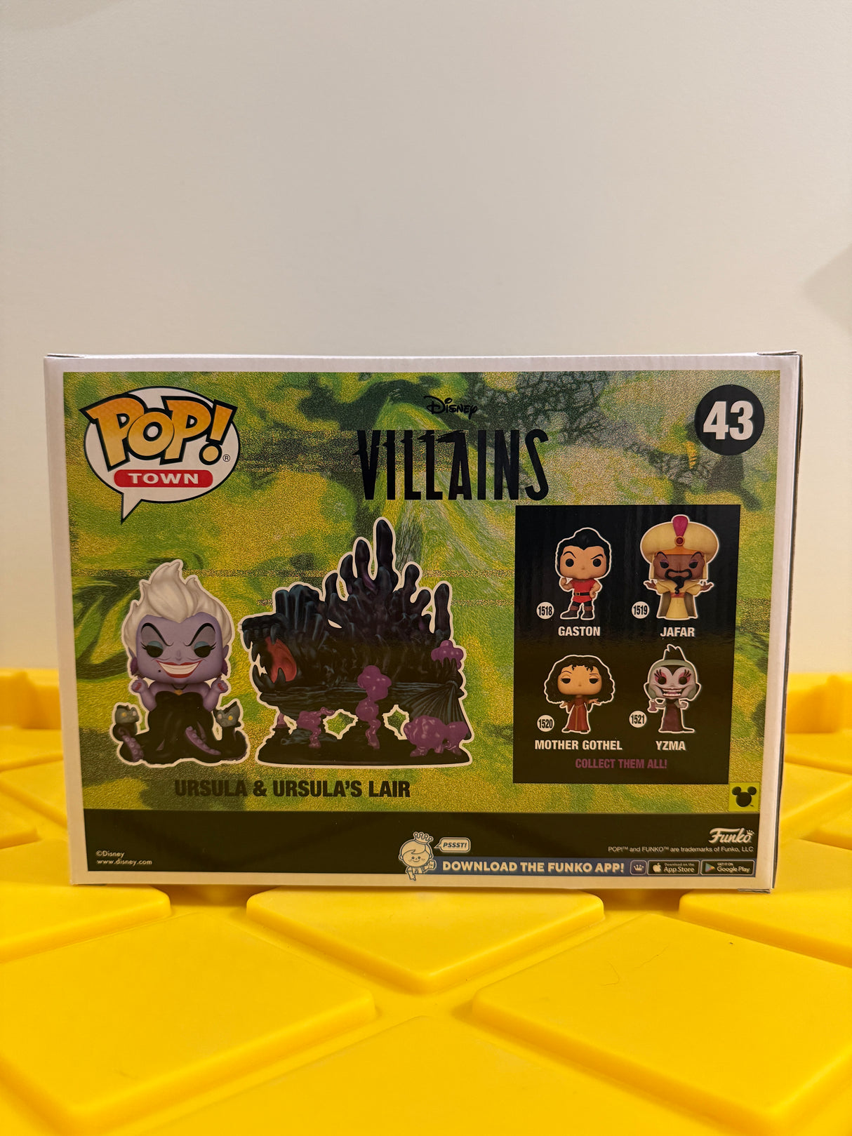 Funko POP! Ursula & Ursula's Lair (Town)