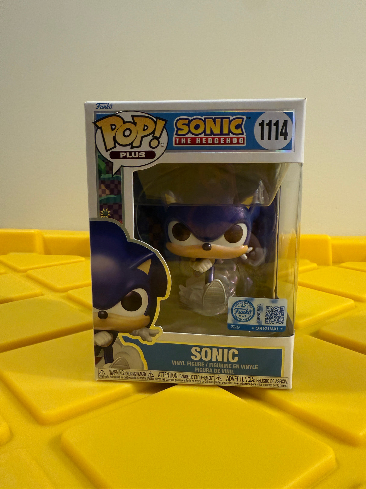 Funko POP! Plus Sonic (Pearlescent) - Limited Edition Specialty Series Exclusive