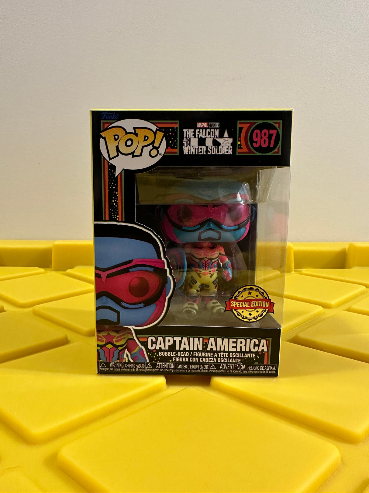 Funko POP! Captain America (Black Light) - Limited Edition Special Edition Exclusive