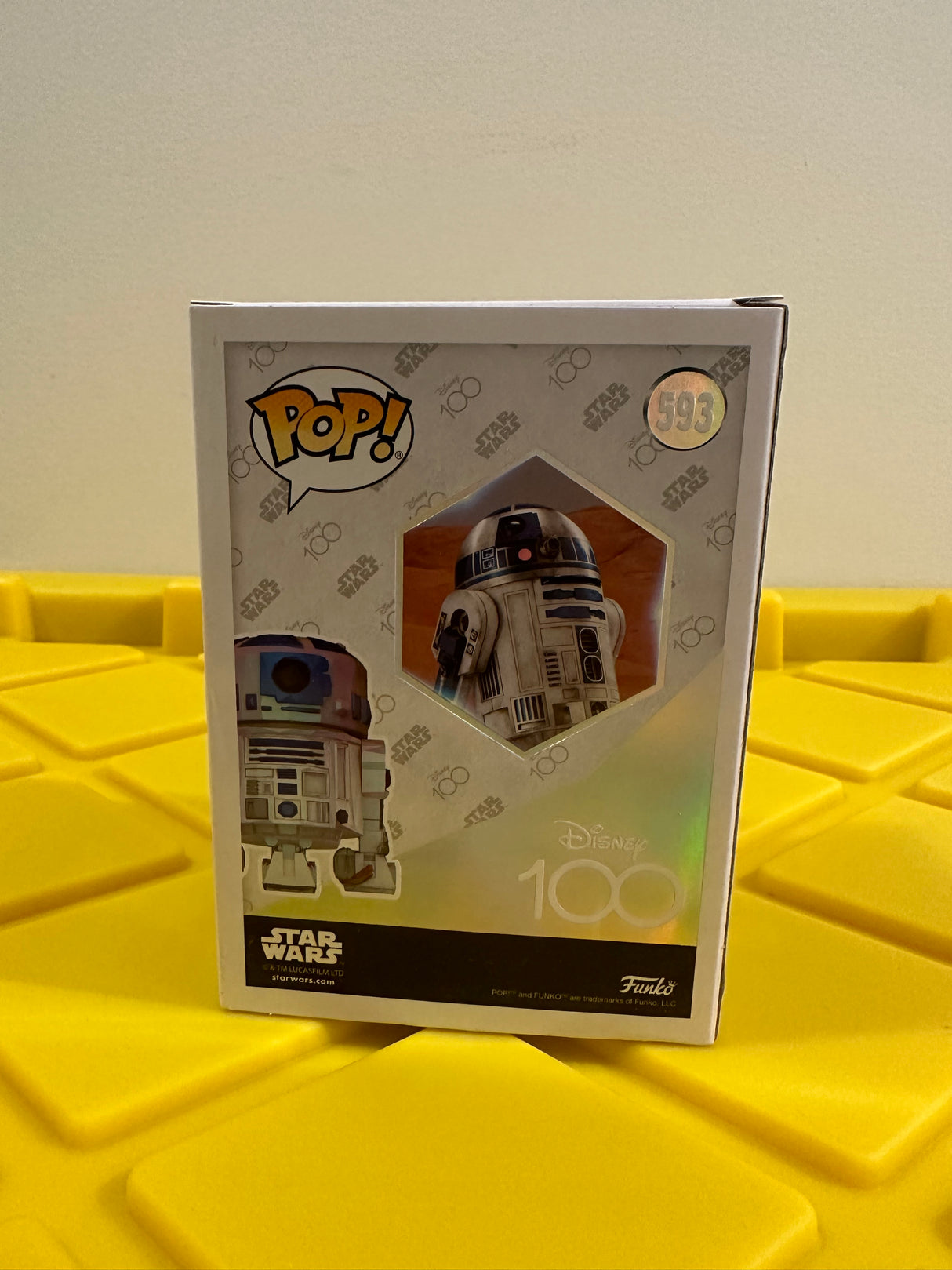 Funko POP! R2-D2 (Facet) - Limited Edition Funko Shop Exclusive