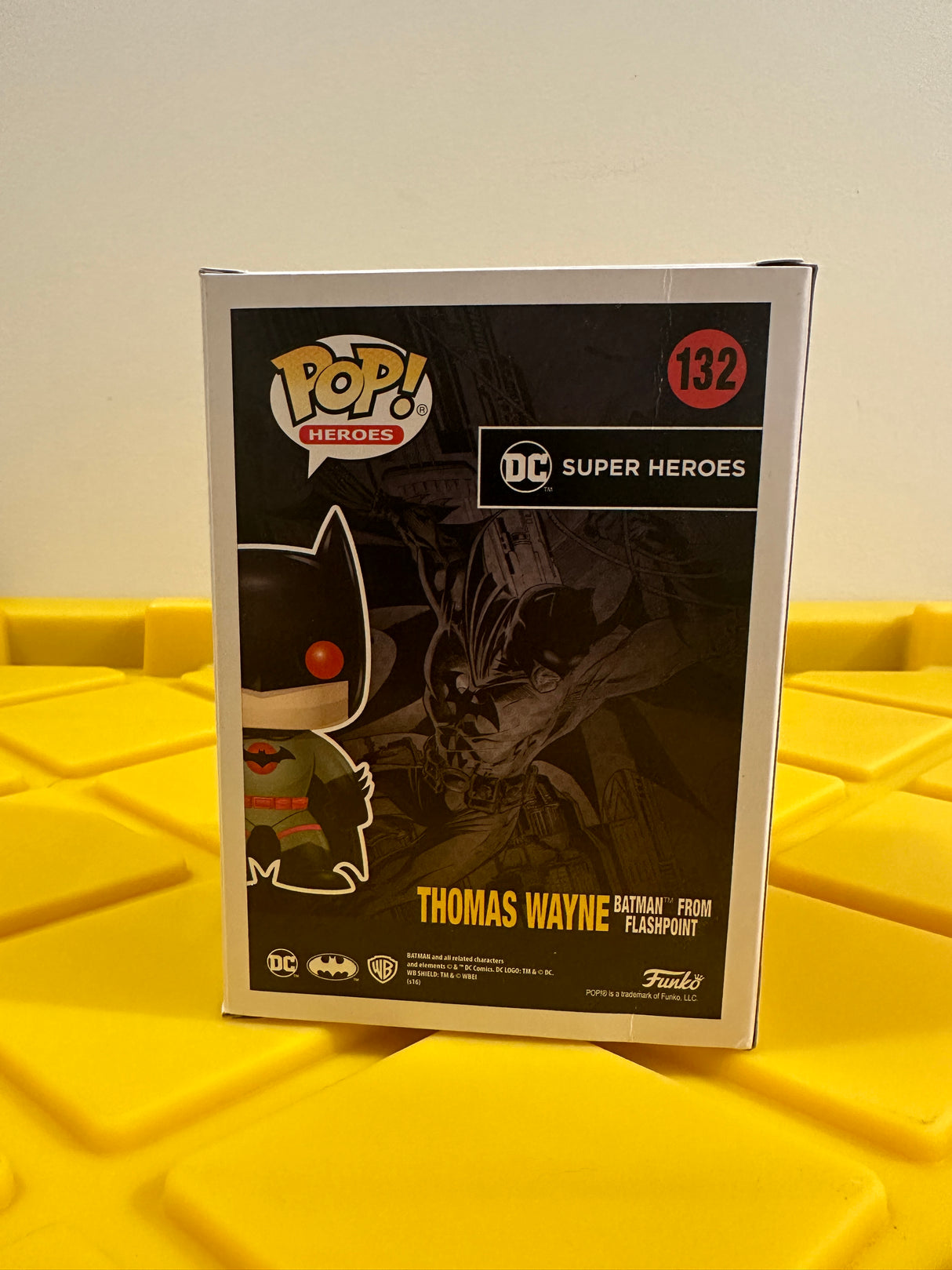 Thomas Wayne Batman From Flashpoint - Limited Edition Hot Topic Exclusive