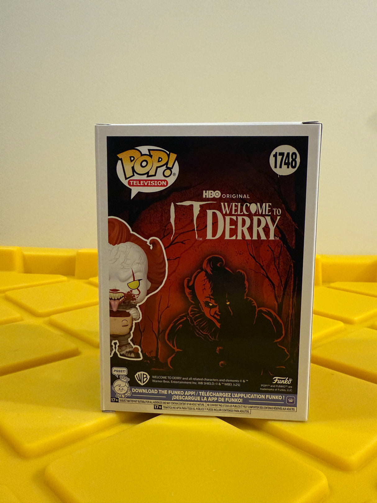 Funko POP! Pennywise with Head - Limited Edition Funko Shop Exclusive