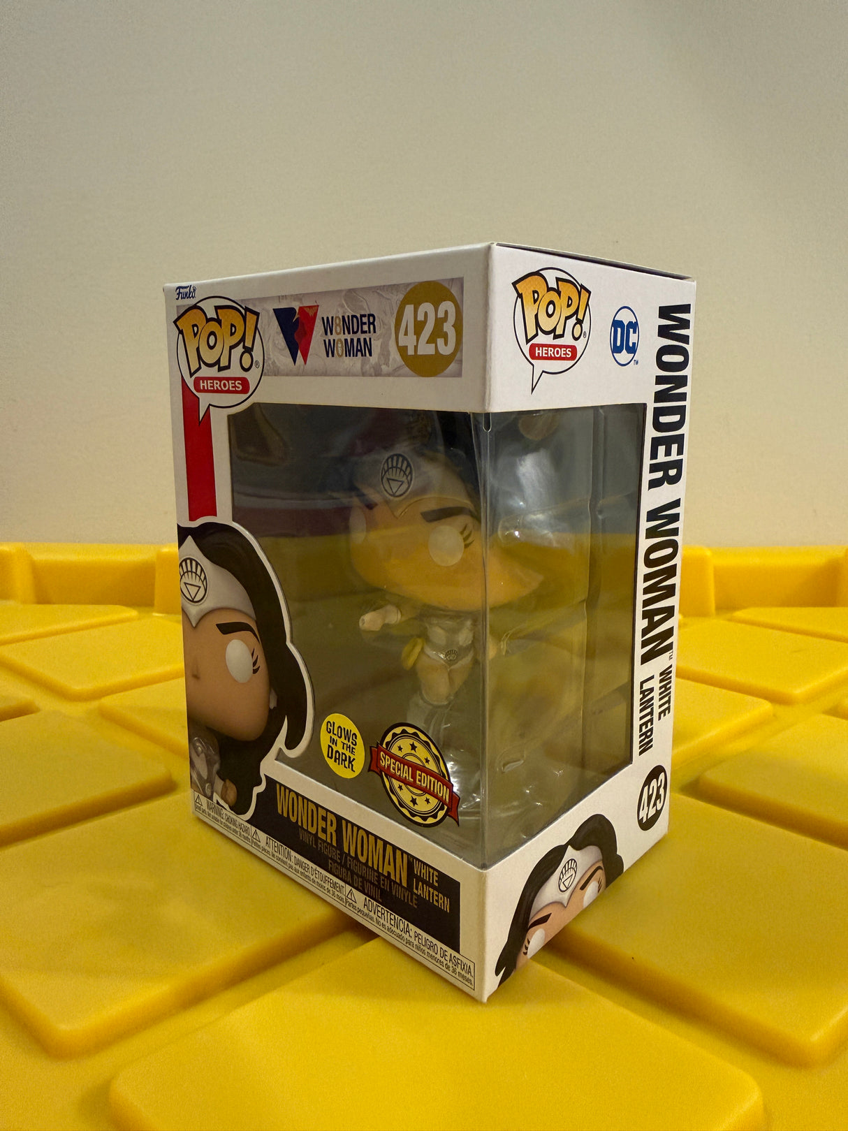 Funko POP! Wonder Woman White Lantern (Glow) - Limited Edition Special Edition Exclusive