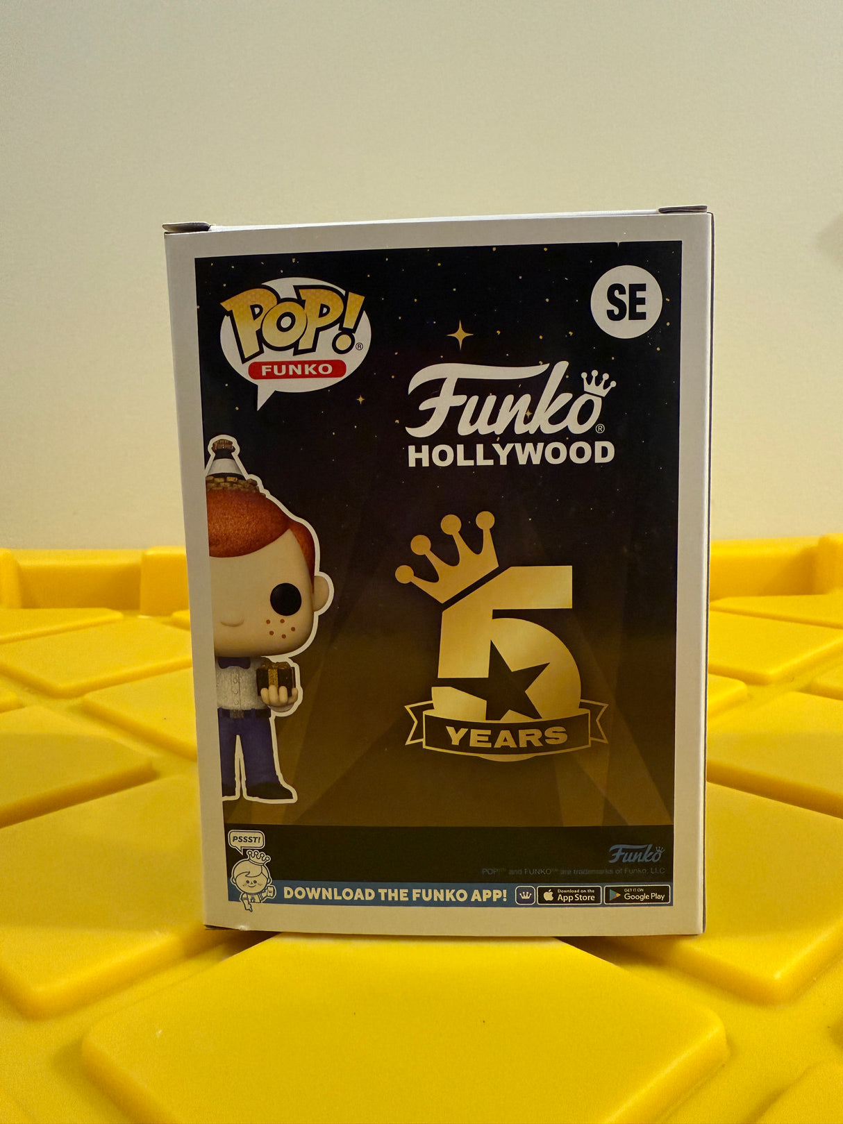 Funko POP! Anniversary Freddy (Diamond) (L.E. 3000) - Limited Edition Funko Hollywood Exclusive