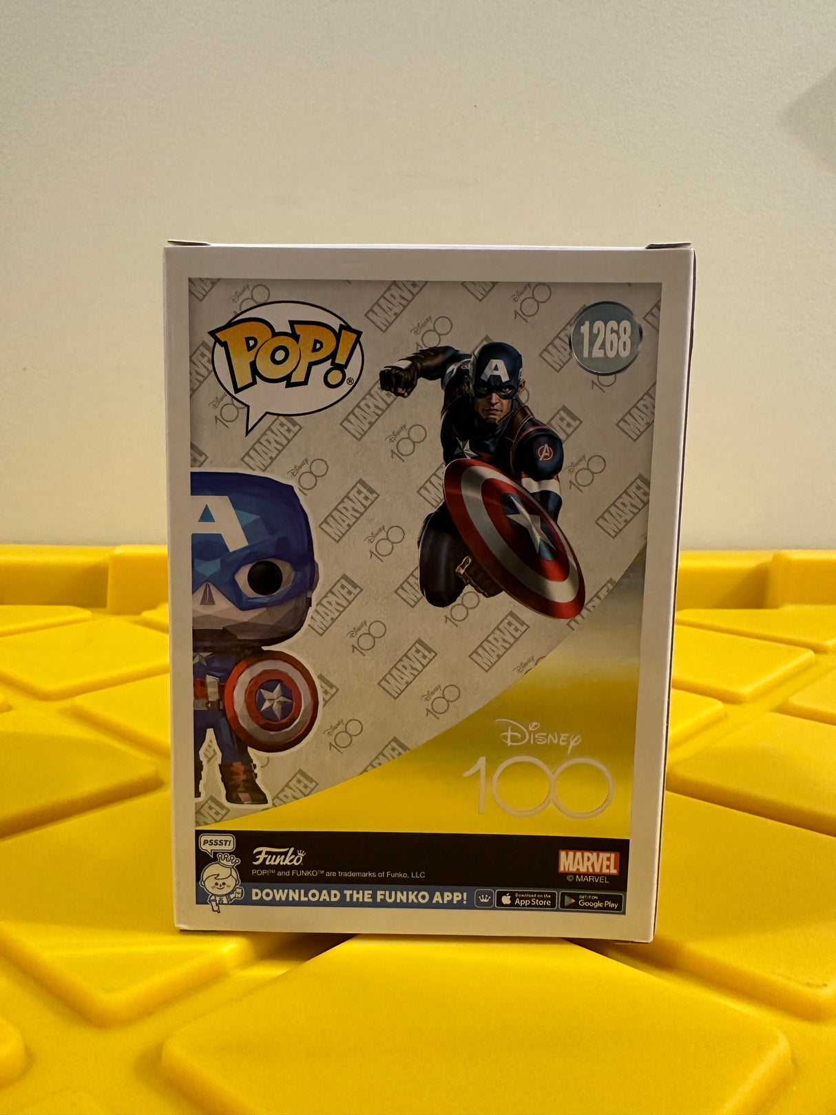 Funko POP! Captain America (Facet) - Limited Edition Funko Shop Exclusive