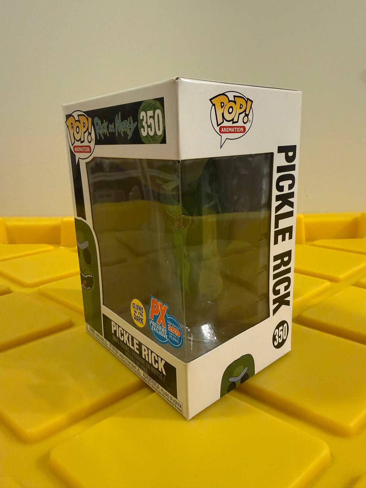 Funko POP! Pickle Rick (Glow) - Limited Edition PX Previews Exclusive