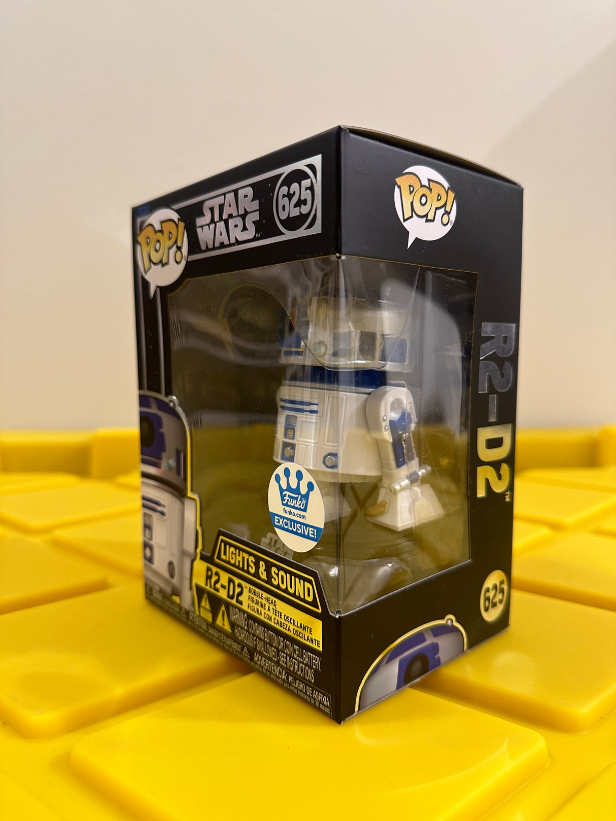 Funko POP! R2-D2 (Lights & Sound) - Limited Edition Funko Shop Exclusive