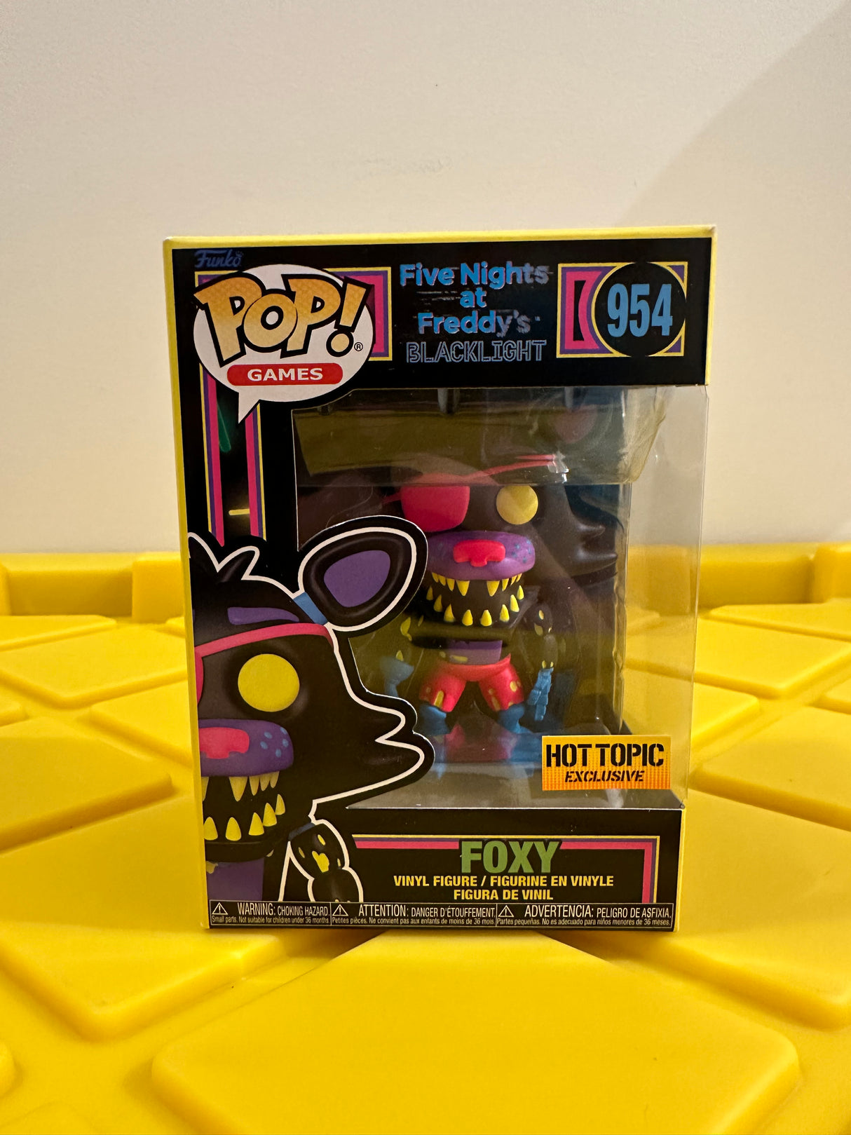 Funko POP! Foxy (Black Light) - Limited Edition Hot Topic Exclusive