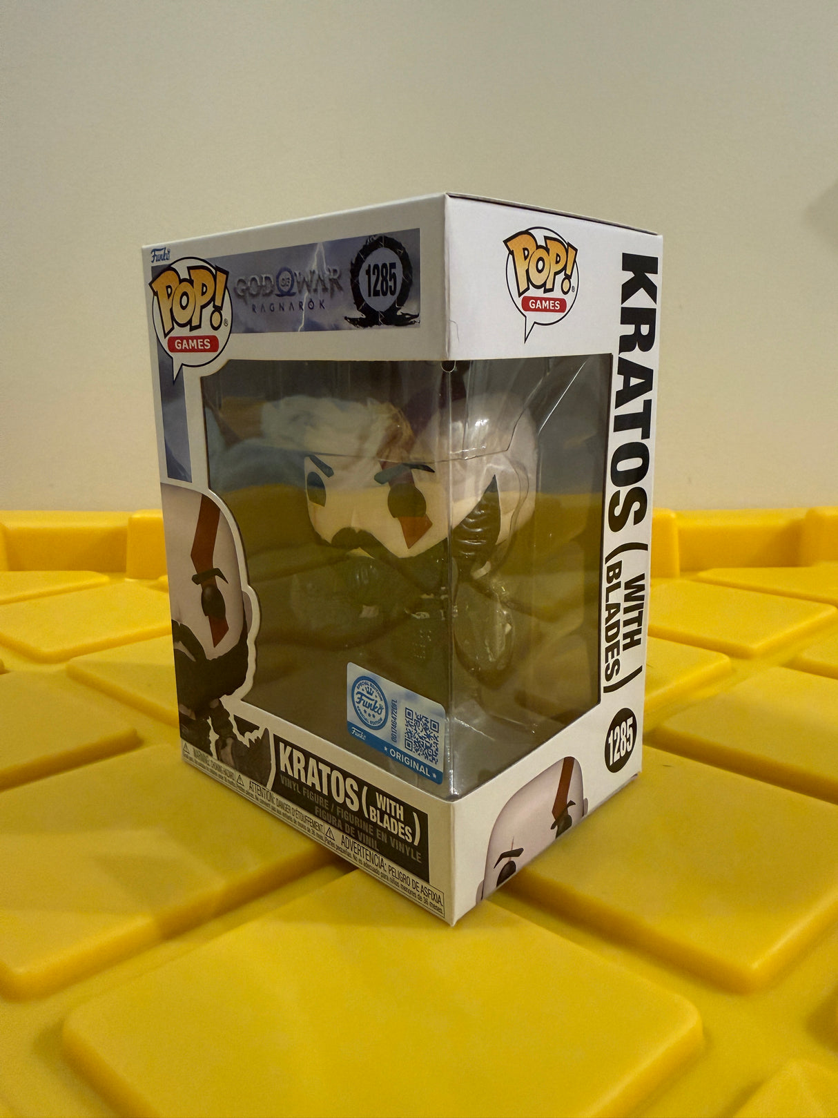 Funko POP! Kratos (with Blades) - Limited Edition Toy Temple Exclusive