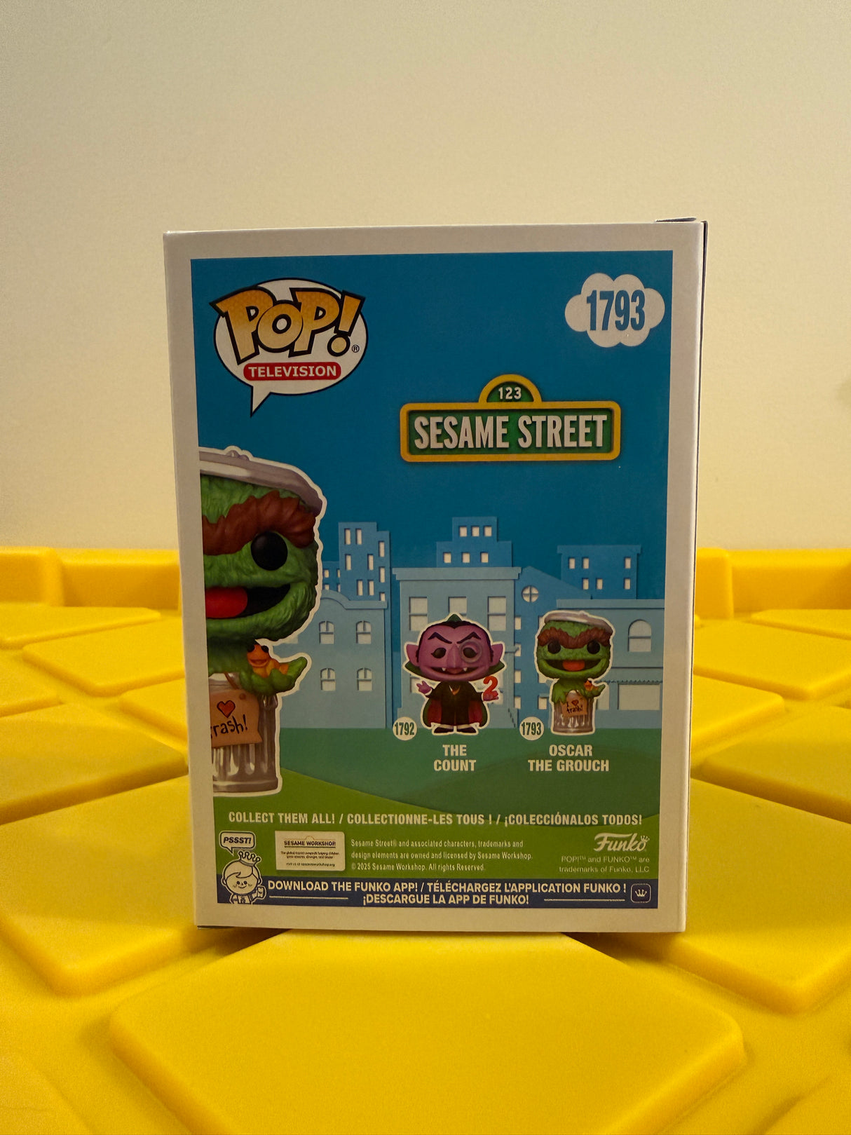 Funko POP! Oscar the Grouch (Flocked) - Limited Edition Box Lunch Exclusive