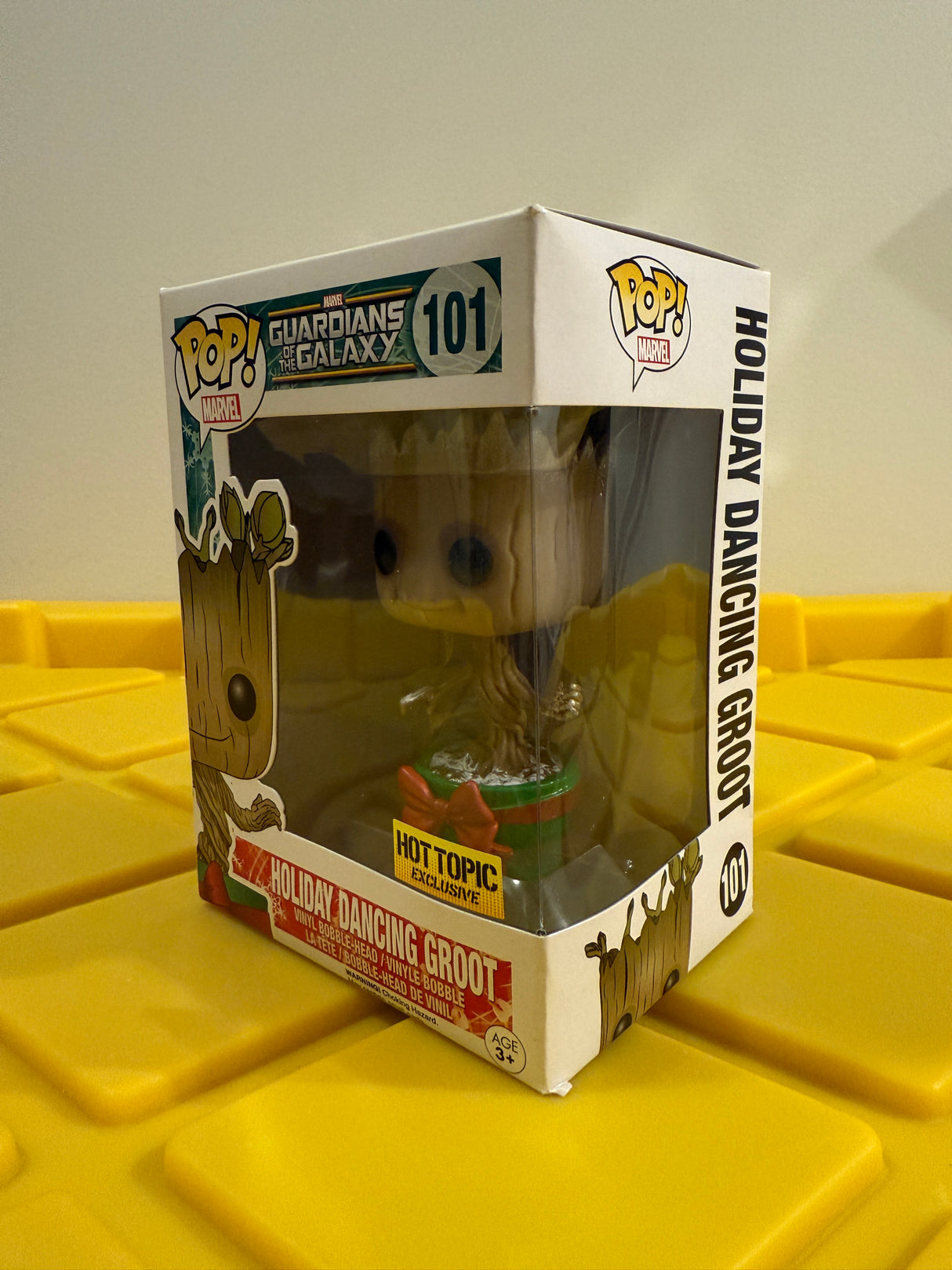 Funko POP! Holiday Dancing Groot - Limited Edition Hot Topic Exclusive