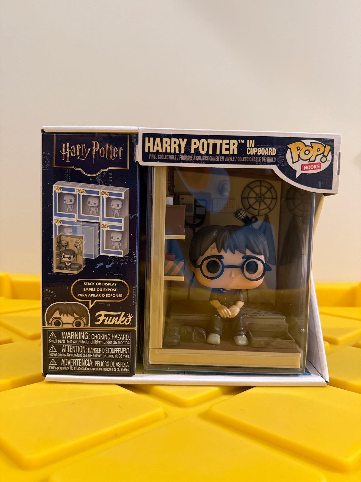 Funko POP! Harry Potter in Cupboard (Nooks)
