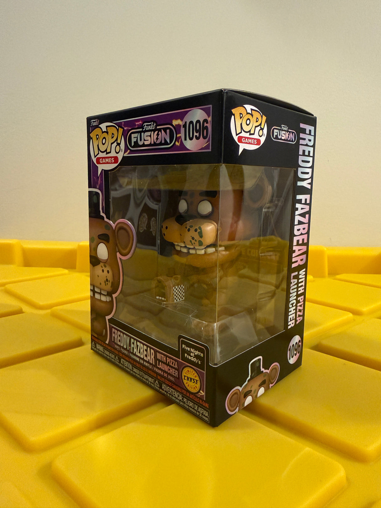 Funko POP! Freddy Fazbear with Pizza Launcher - Limited Edition Chase