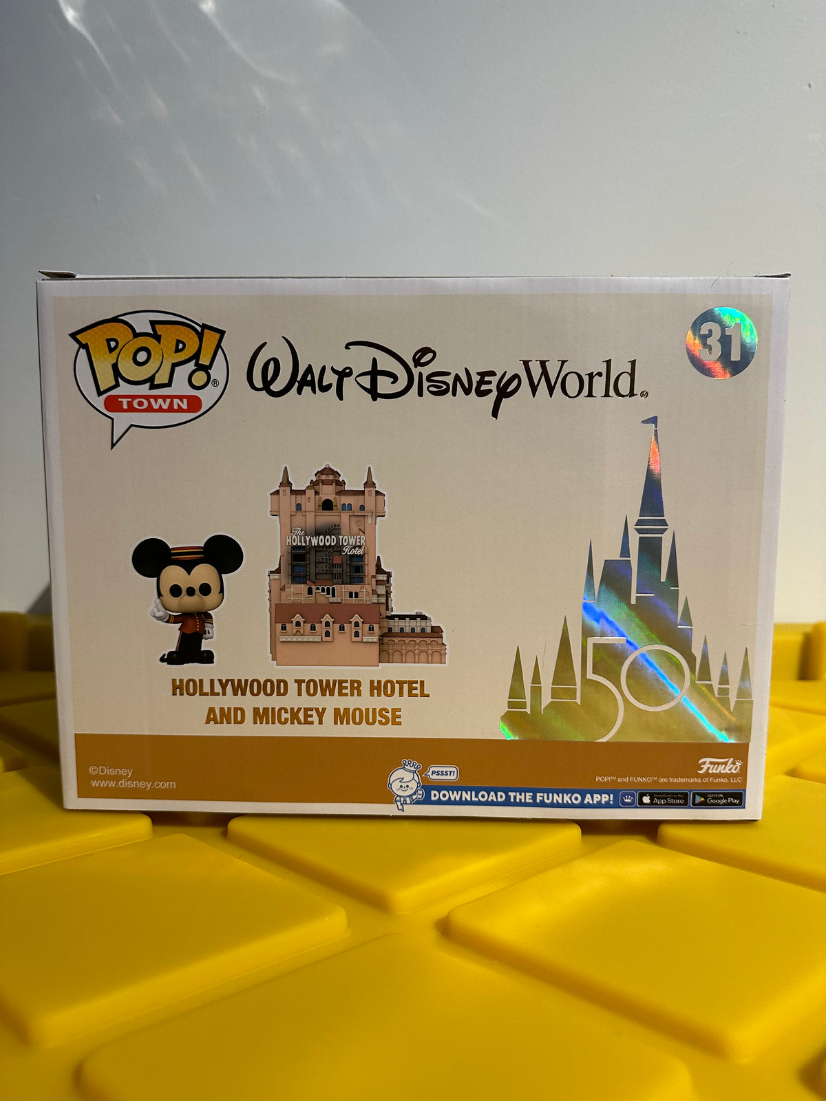 Funko POP! Hollywood Tower Hotel and Mickey Mouse (Town)