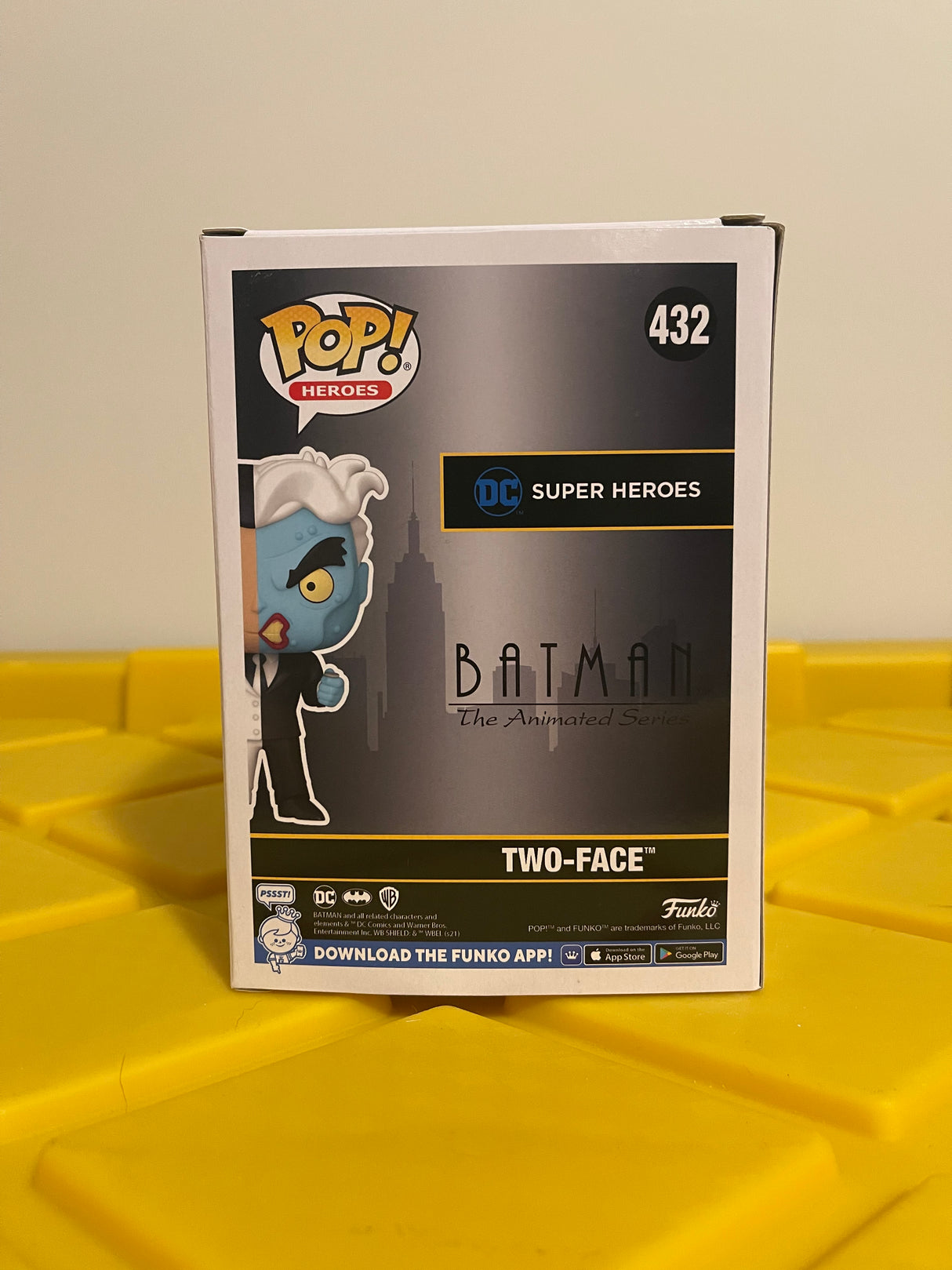 Funko POP! Two-Face - Limited Edition 2021 LACC Exclusive