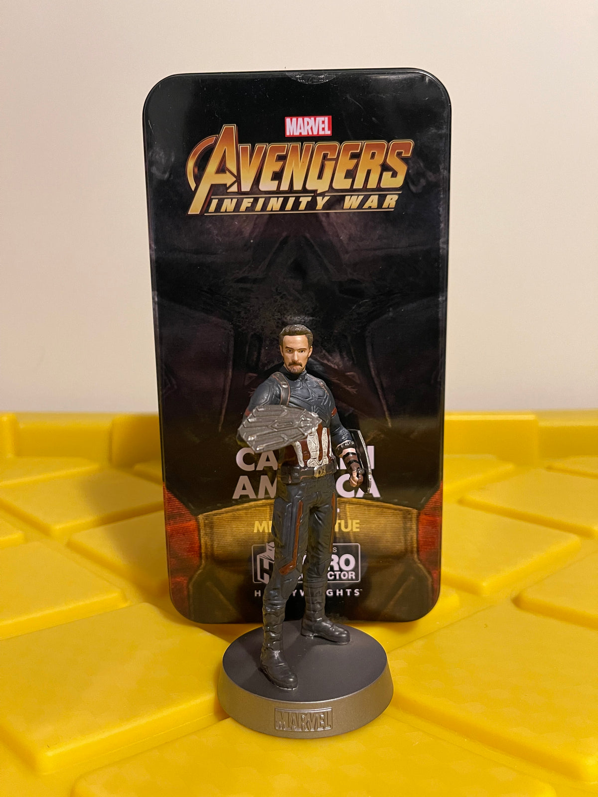 Captain America - Metal Statue