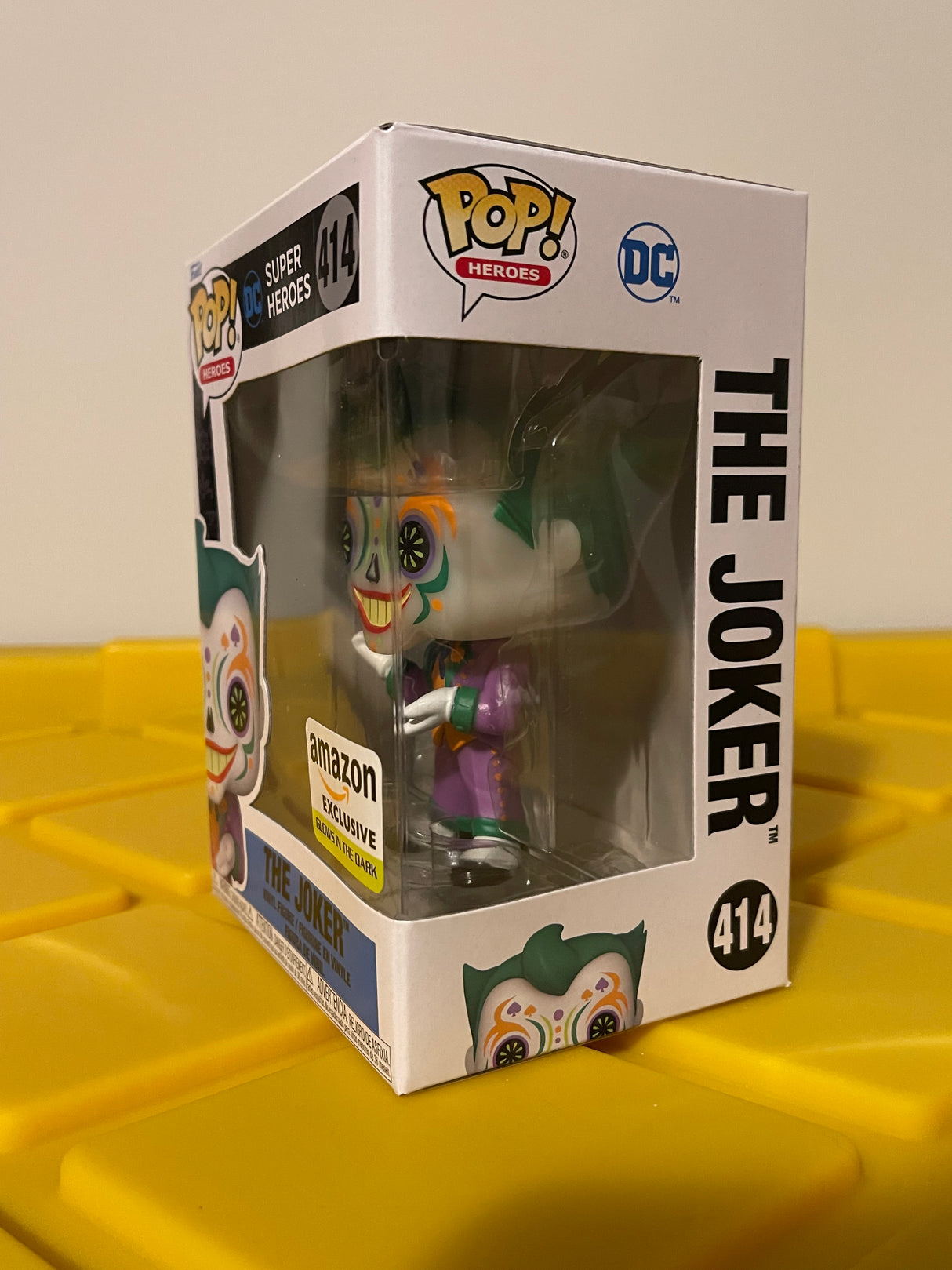Funko POP! The Joker (Glow) - Limited Edition Amazon Exclusive