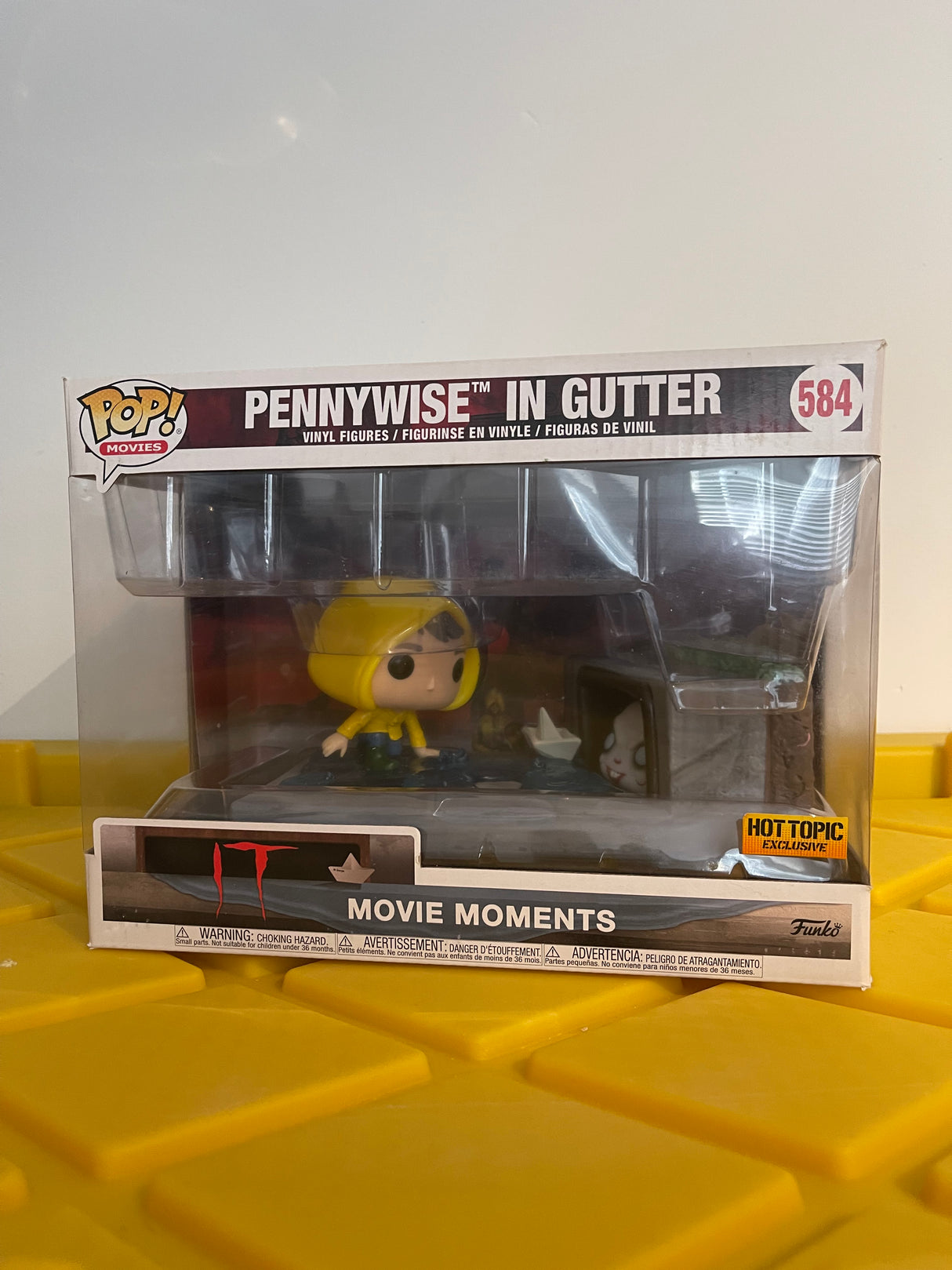 Funko POP! Pennywise in Gutter (Moment) - Limited Edition Hot Topic Exclusive