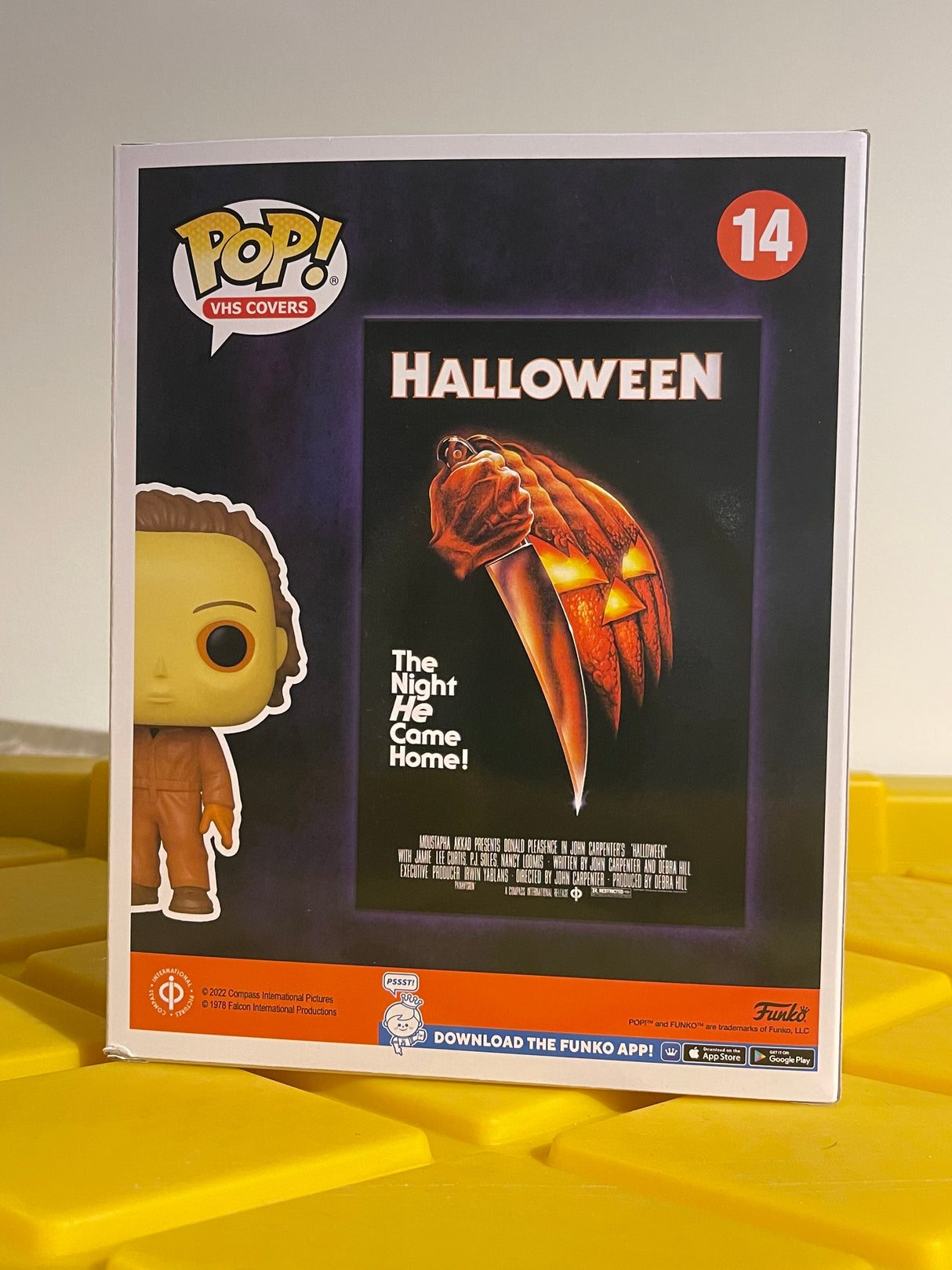 Funko POP! Michael Myers (Glow) (VHS Covers) - Limited Edition Walmart Exclusive