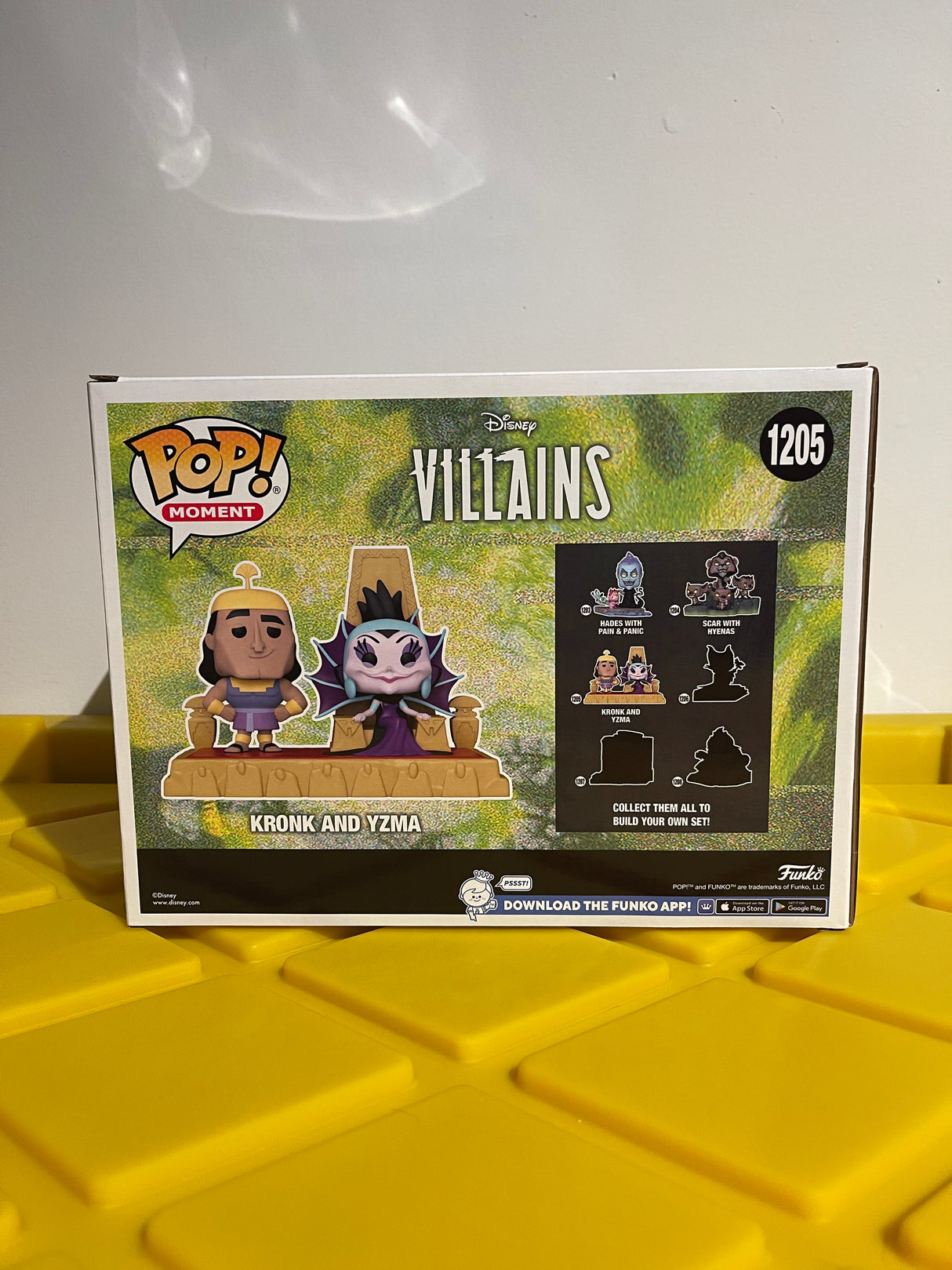 Funko POP! Villains Assemble: Kronk & Yzma (Moment) - Limited Edition Hot Topic Exclusive