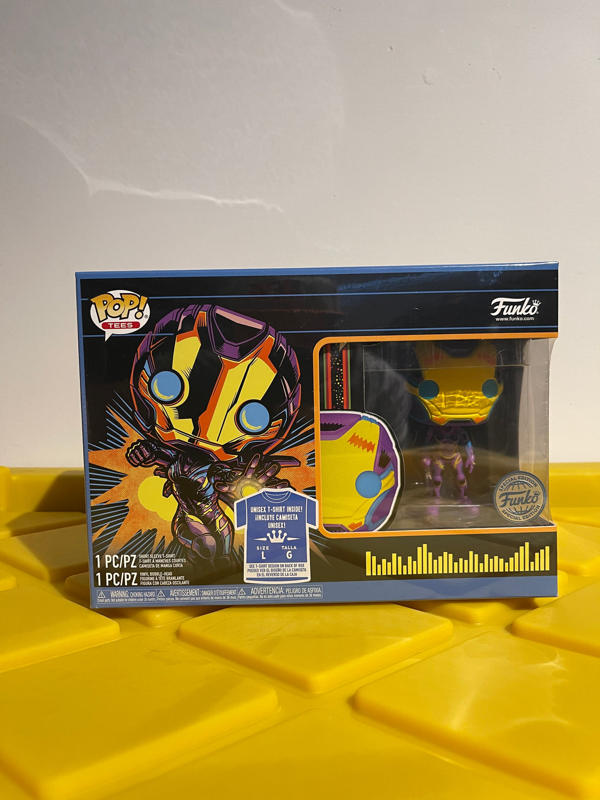 Funko POP! Rescue (with Shirt L) (Black Light) - Limited Edition Special Edition Exclusive