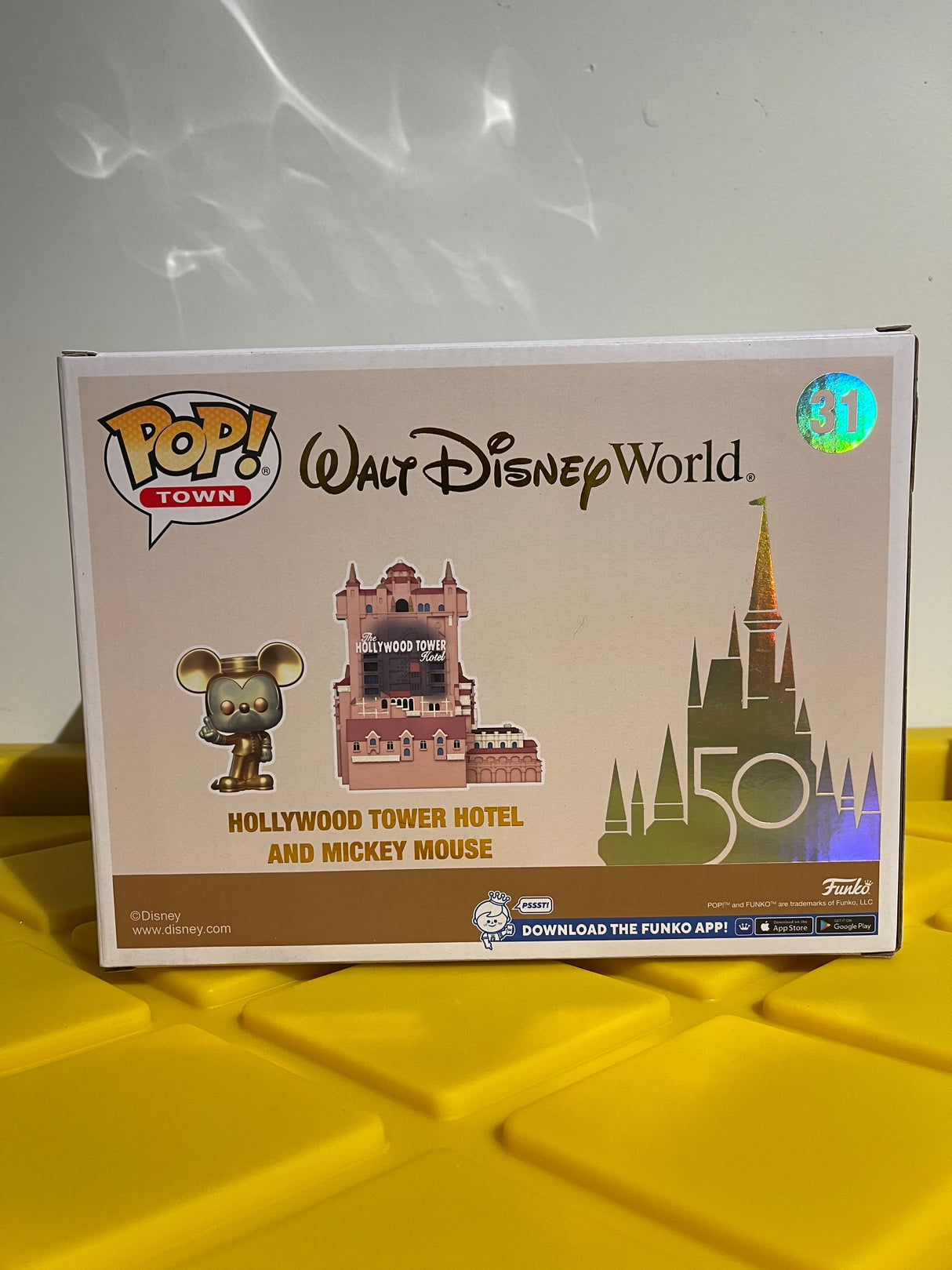 Funko POP! Hollywood Tower Hotel and Mickey Mouse (Town) - Limited Edition Disney Exclusive