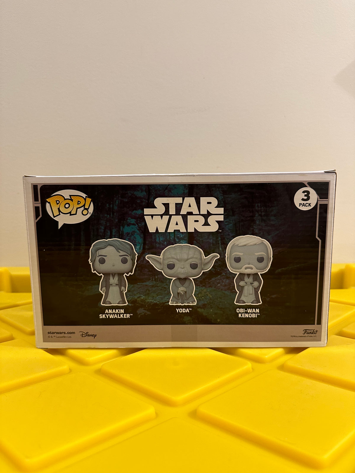 Funko POP! Anakin Skywalker, Yoda & Obi-Wan Kenobi (Endor) (Glow) (3-Pack) - Limited Edition Amazon Exclusive