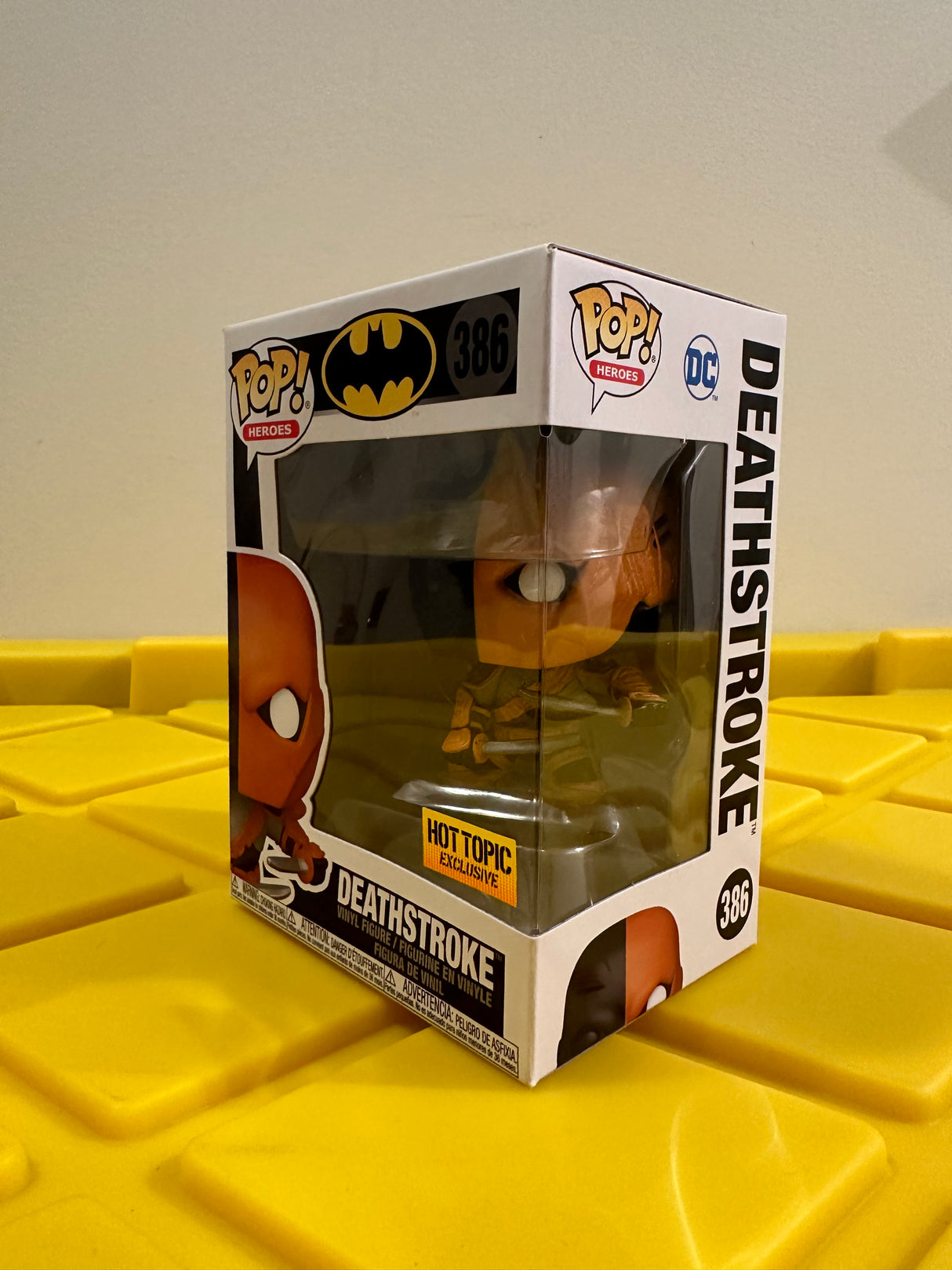 Deathstroke - Limited Edition Hot Topic Exclusive