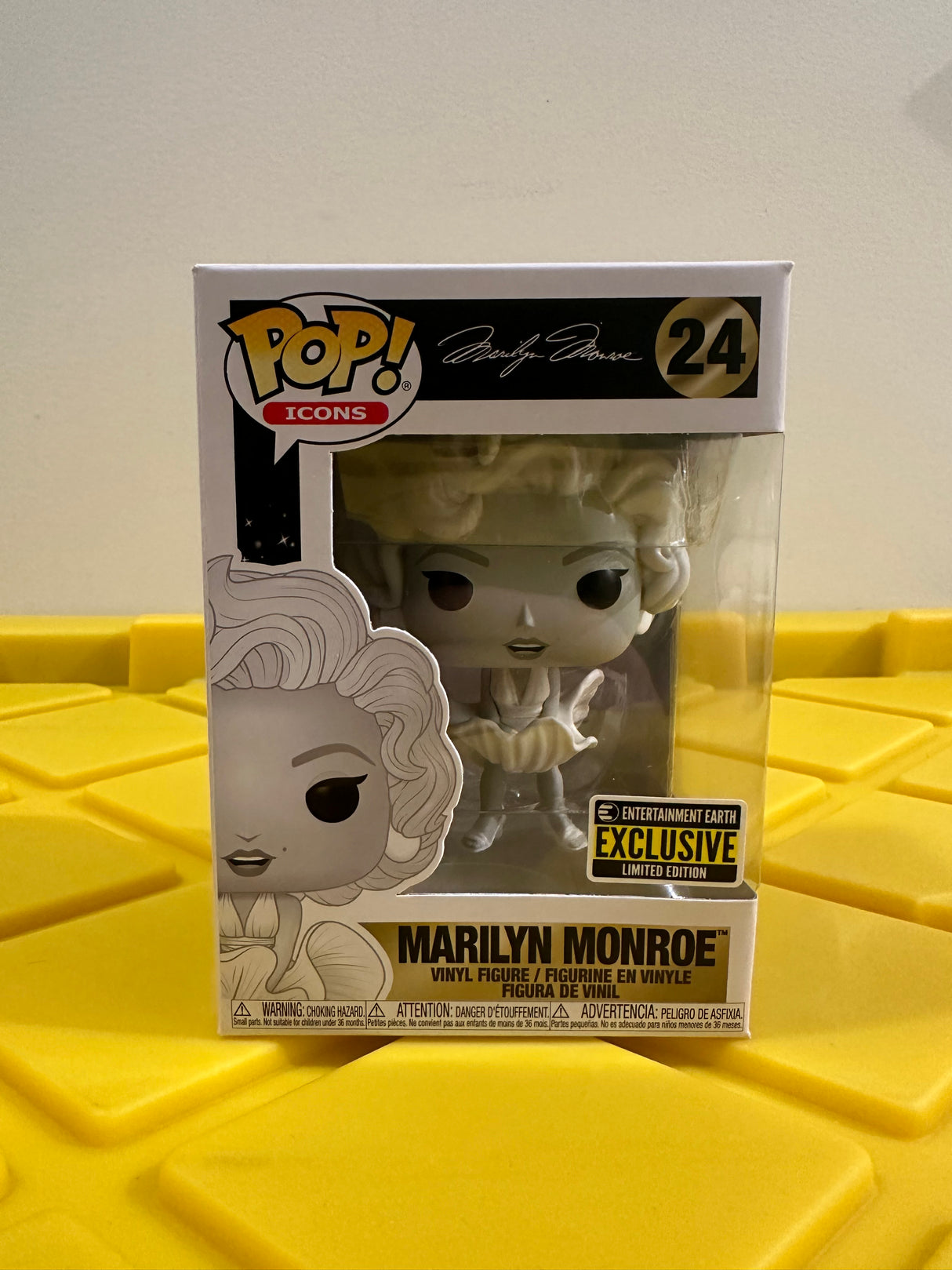 Funko POP! Marilyn Monroe - Limited Edition Entertainment Earth Exclusive