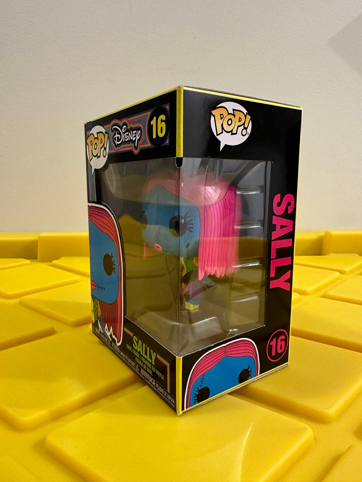Funko POP! Sally (Black Light)