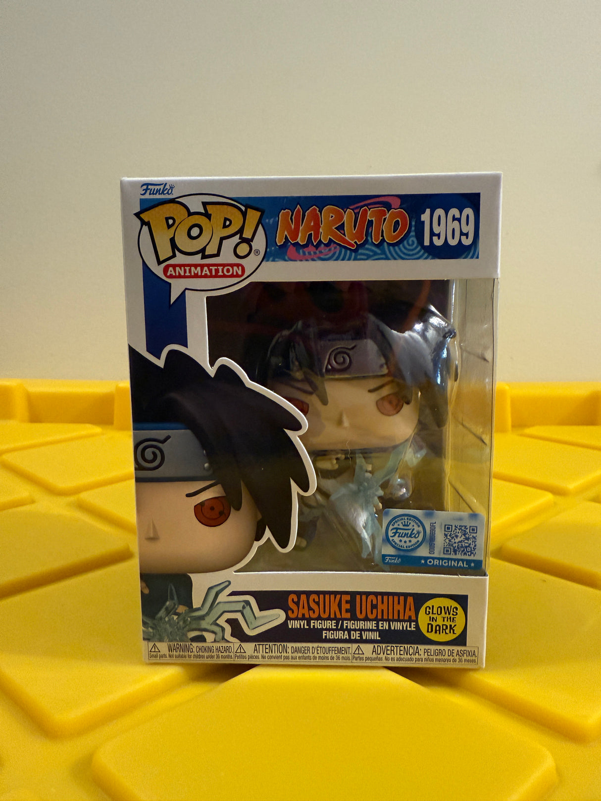 Funko POP! Sasuke Uchiha (Glow) - Limited Edition Entertainment Earth Exclusive