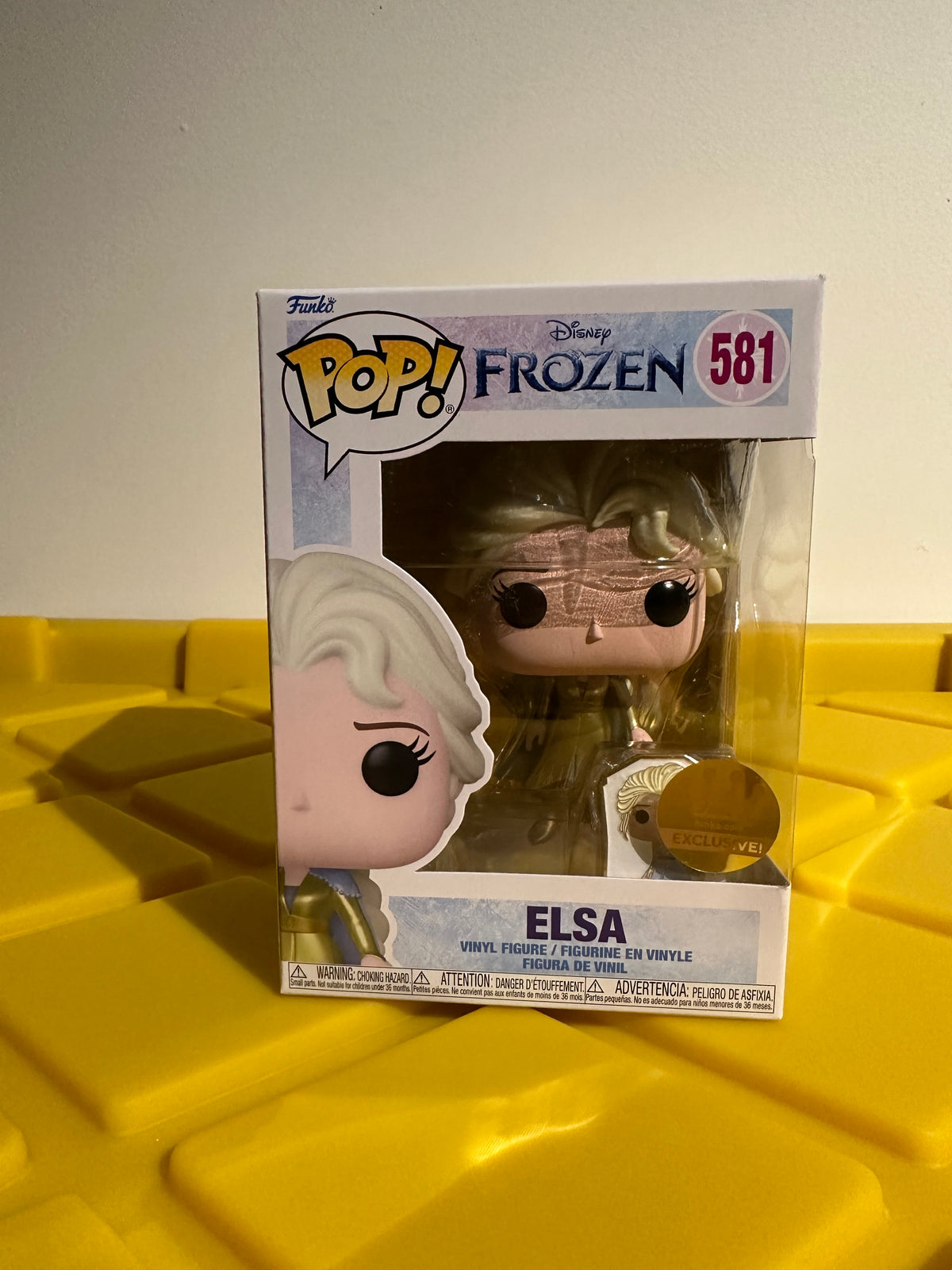 Elsa (With Pin) - Limited Edition Funko Shop Exclusive
