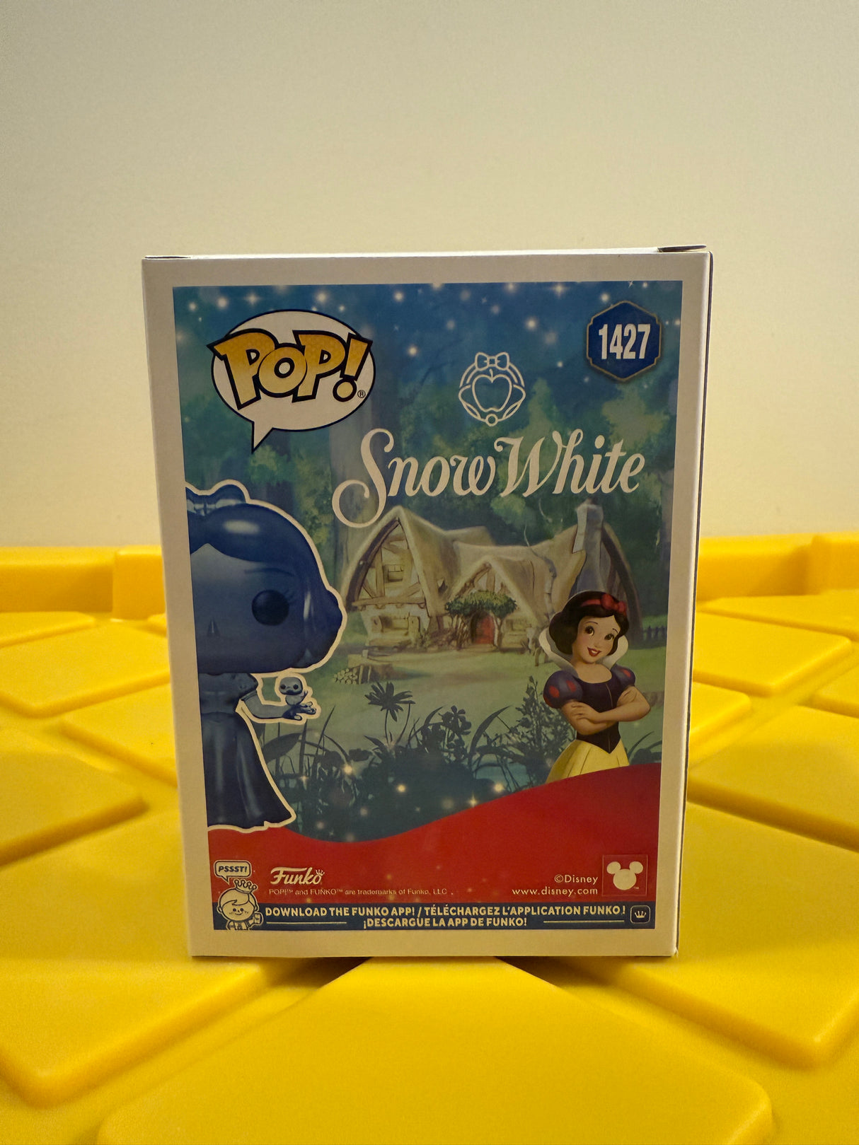 Funko POP! Snow White (Translucent Blue) (Glow) (L.E. 5000) - Limited Edition Ultra
