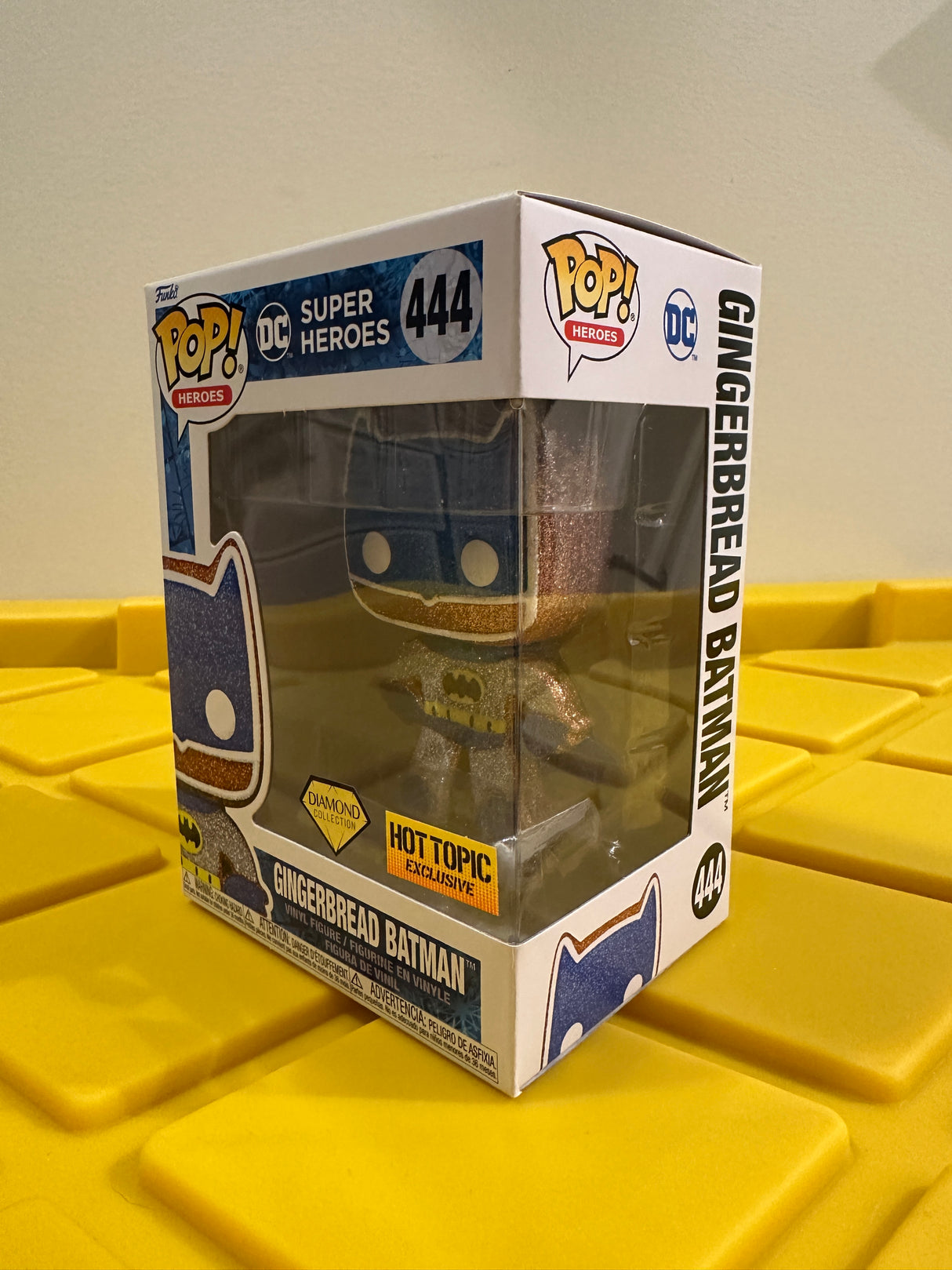Funko POP! Gingerbread Batman (Diamond) - Limited Edition Hot Topic Exclusive