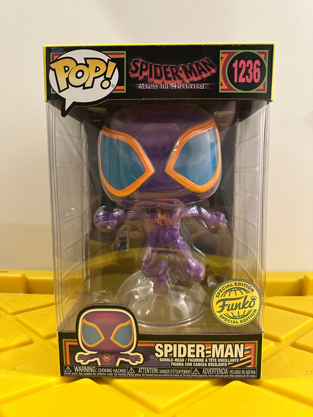 Funko POP! 10" Spider-Man (Black Light) - Limited Edition Special Edition Exclusive