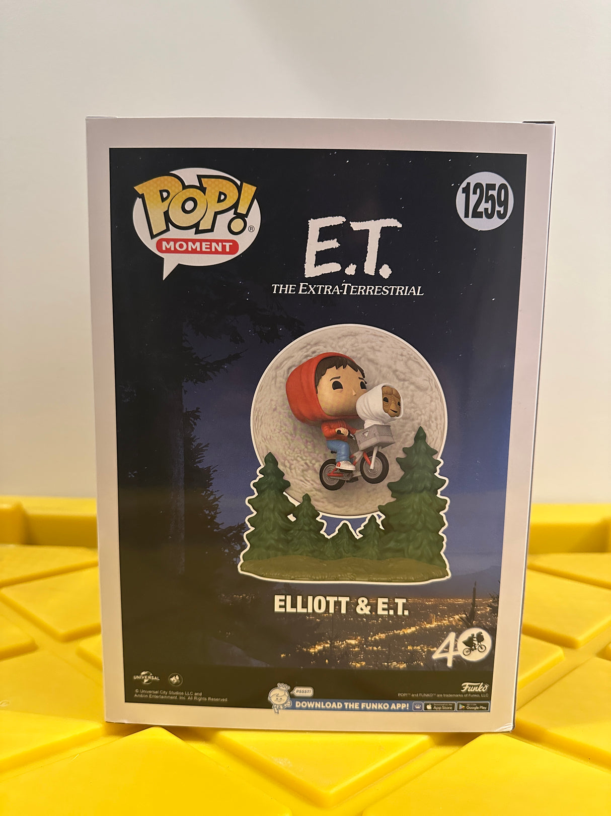 Funko POP! 6" Elliott & E.T. (Glow)